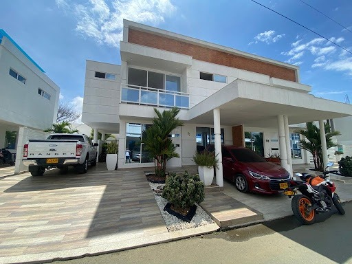 SE VENDE CASA EN CONJUNTO MERCEDES RQ