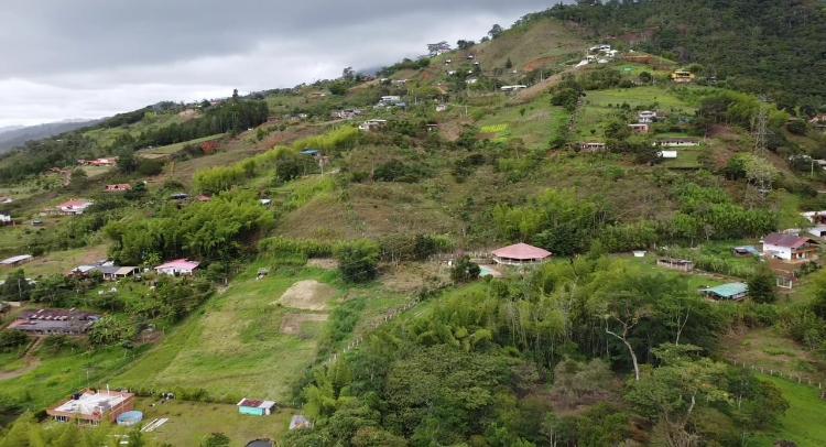 LOTE EN VENTA KM18 VIA TOCOTA