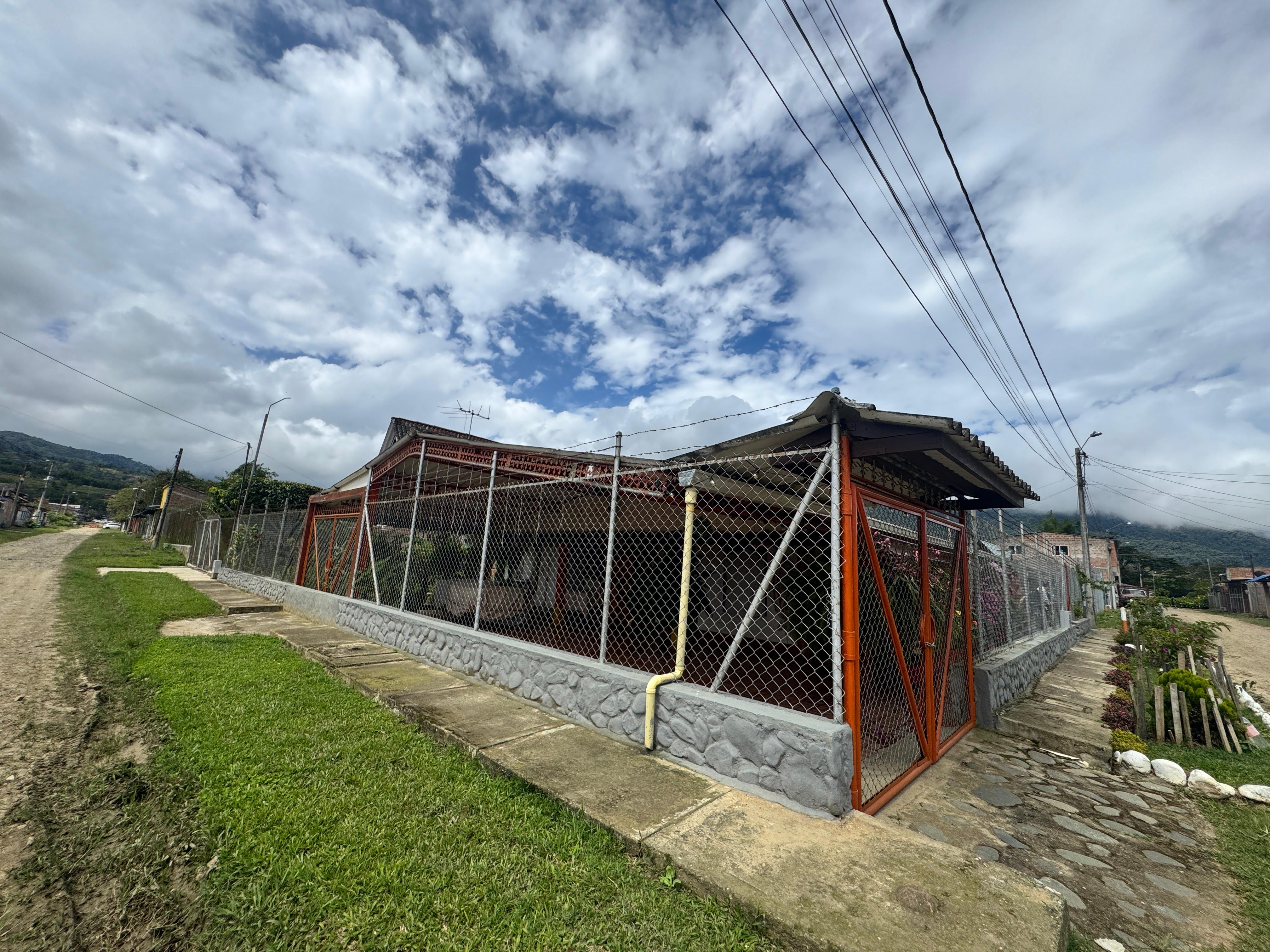 VENTA DE CASA CAMPESTRE EN EL QUEREMAL YK