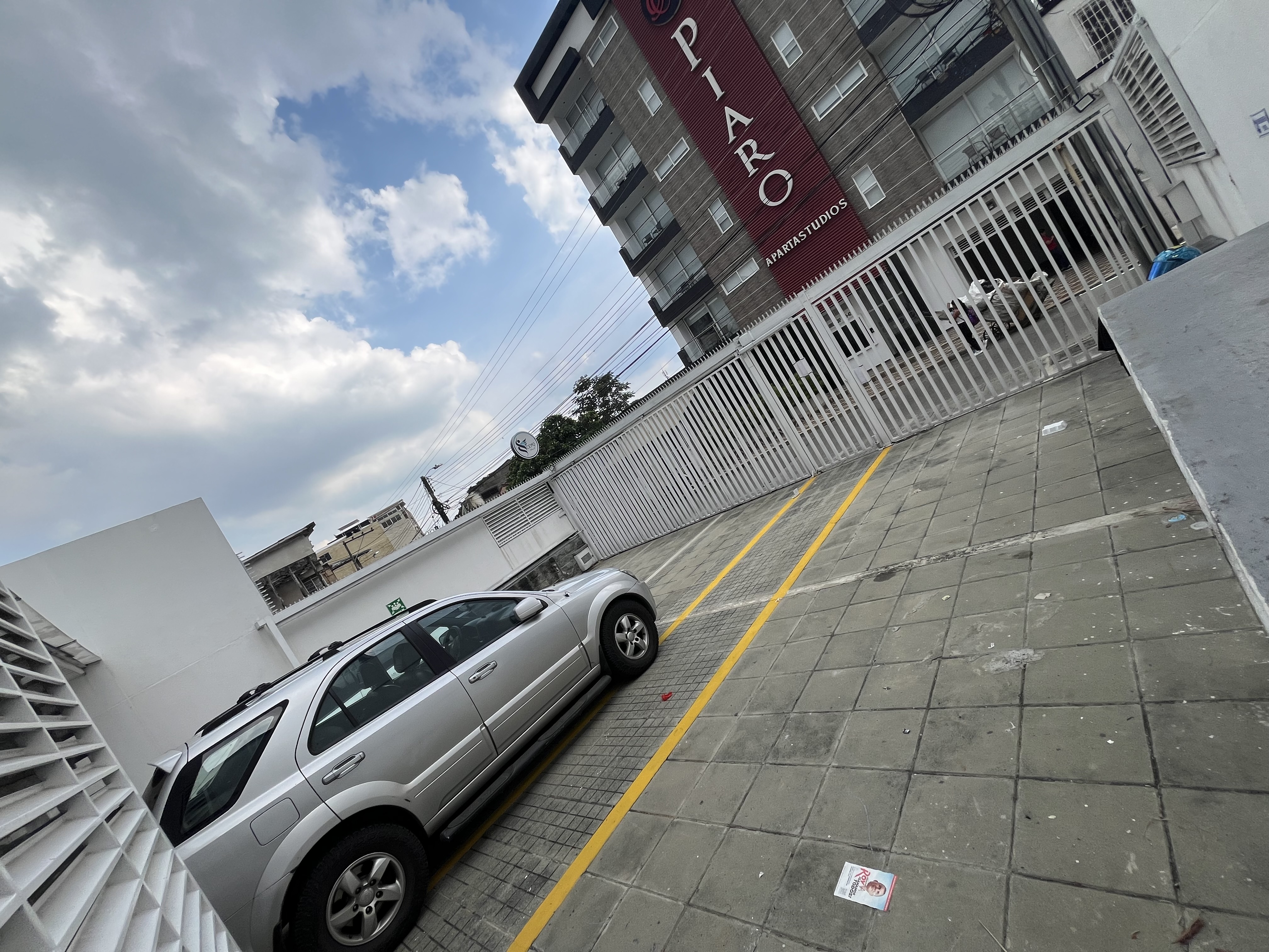 SE ALQUILA CASA COMERCIAL SAN FERNANDO IDEAL PARA FUNCIONES MÉDICAS