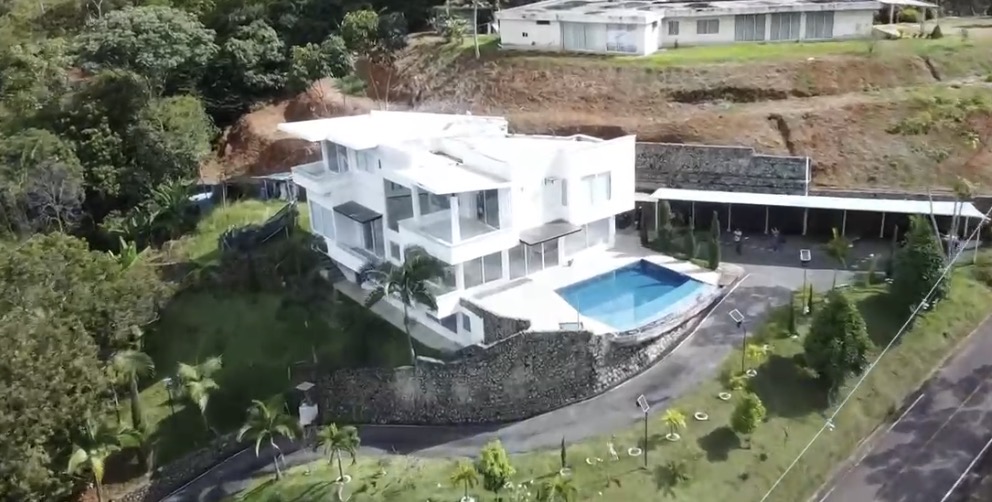 SE VENDE CASA LUXURY EN POTRERITO JAMUNDI JT