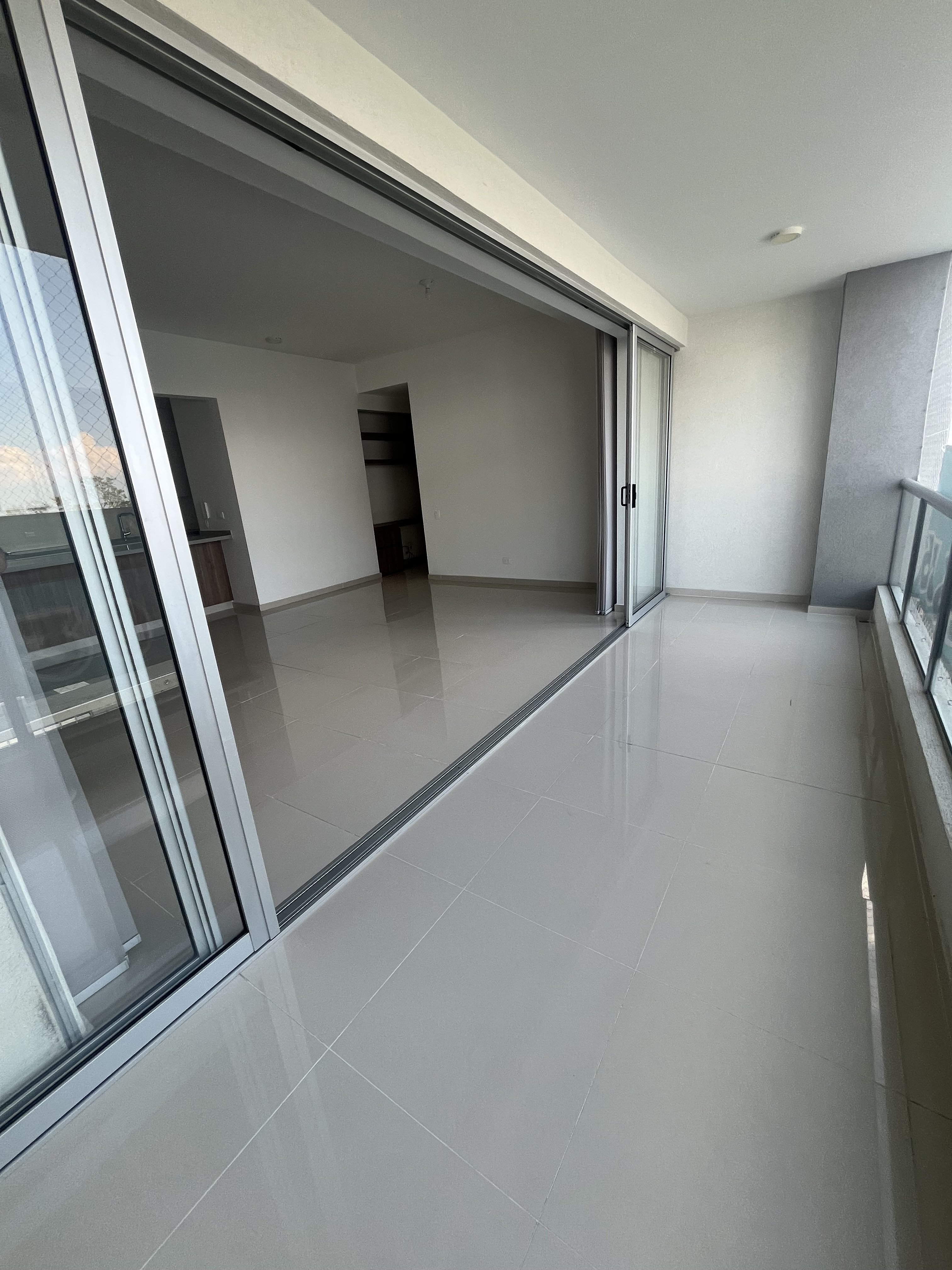 SE VENDE APARTAMENTO DE 161 M2 EN PANCE PISO 8  JT