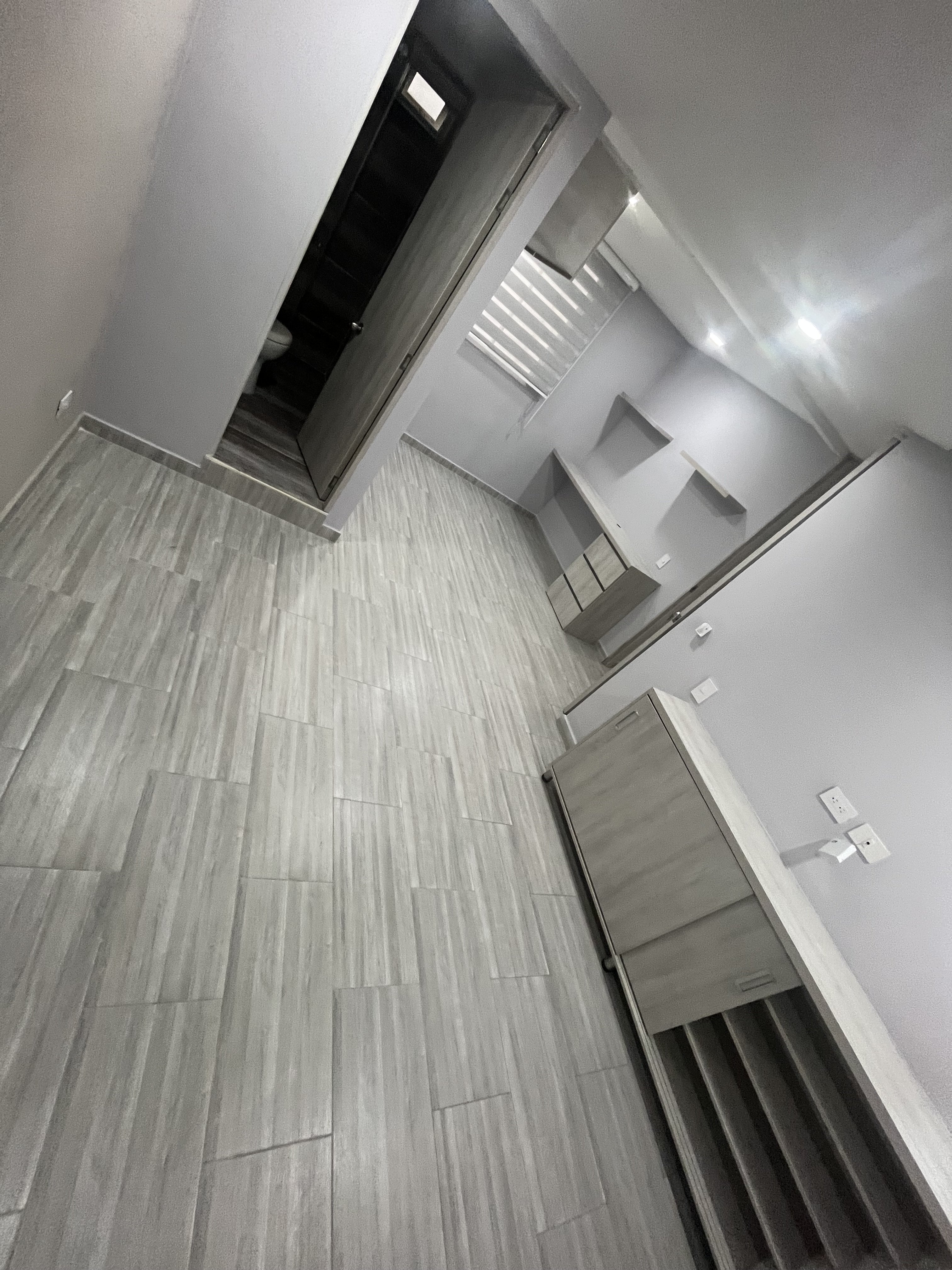 VENDO APARTAMENTO PISO 5  CERCA A UNIVERSIDADES DEL SUR DE  CALI