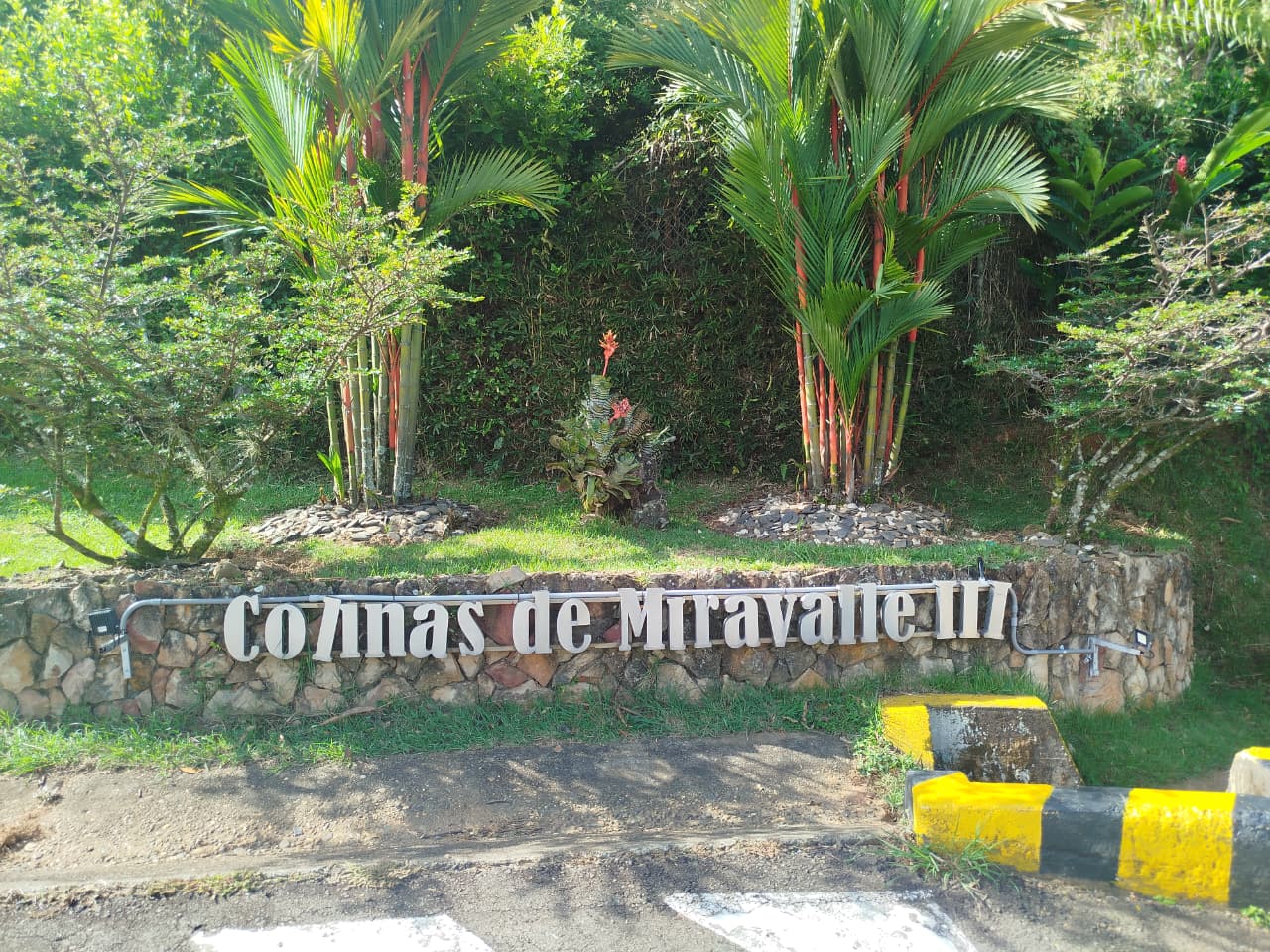 VENTA DE LOTE COLINAS DE MIRAVALLE JAMUNDI VALLE DEL CAUCA CH