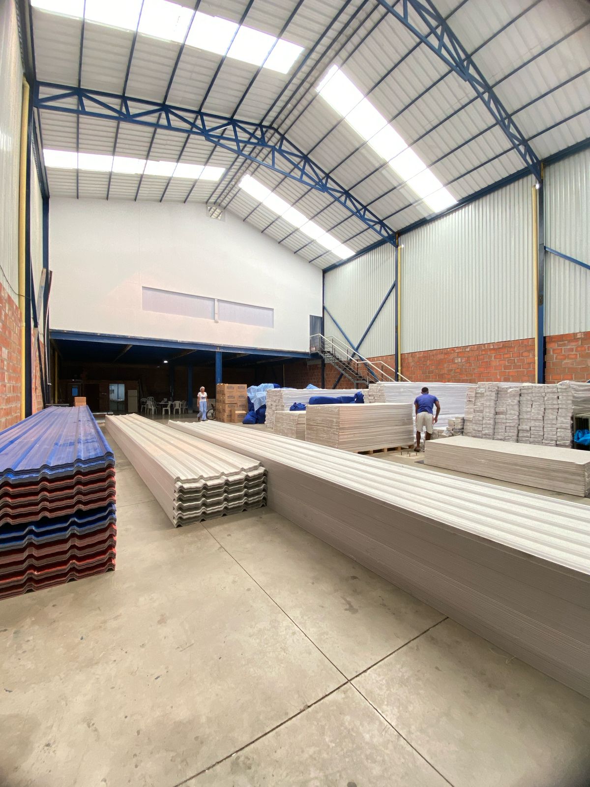 SE VENDE BODEGA DE 861MTS EN EL TRONCAL