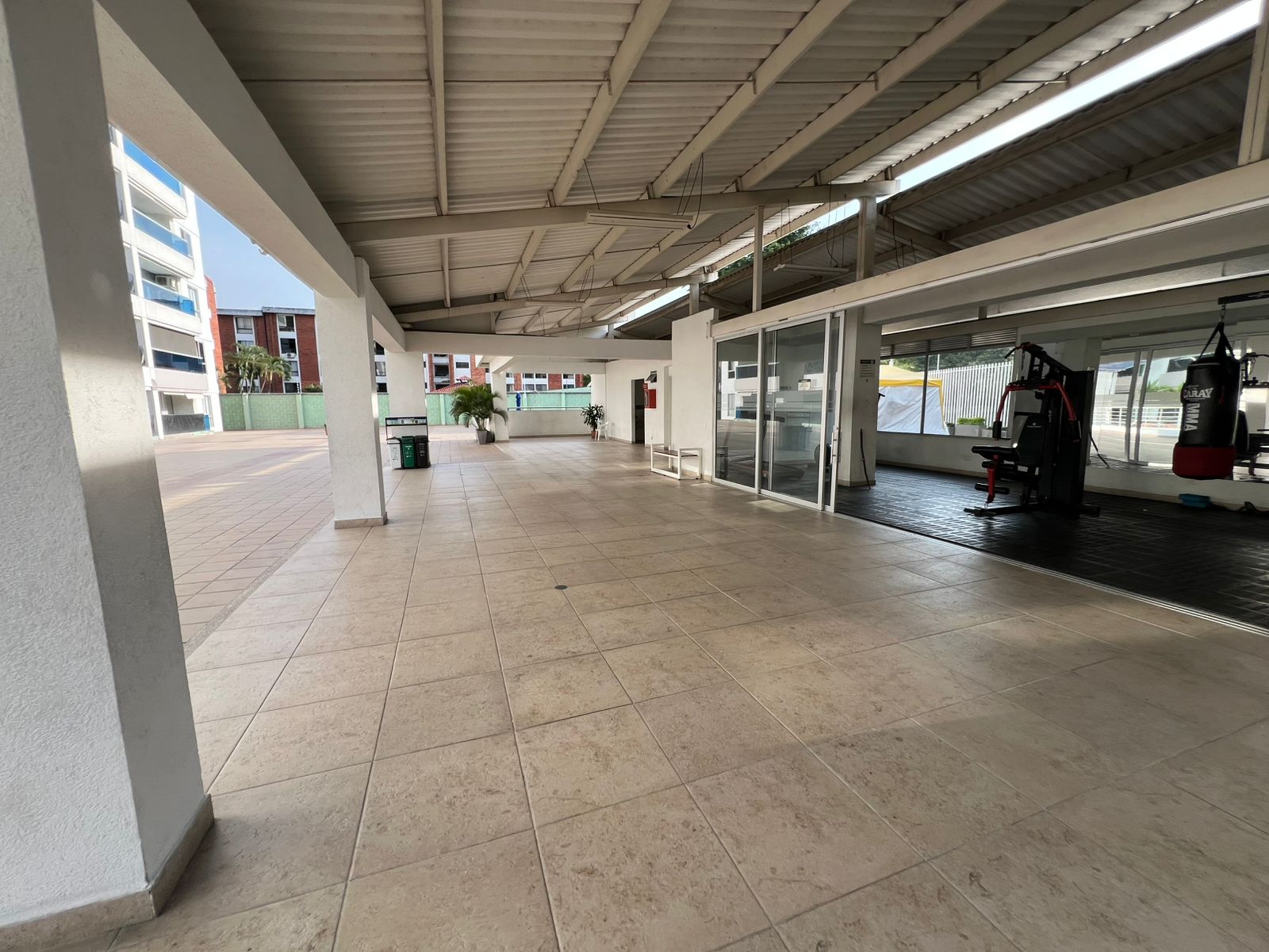 VENTA DE APARTAMENTO KERETARO DEL VIENTO, LA FLORA - CALI.