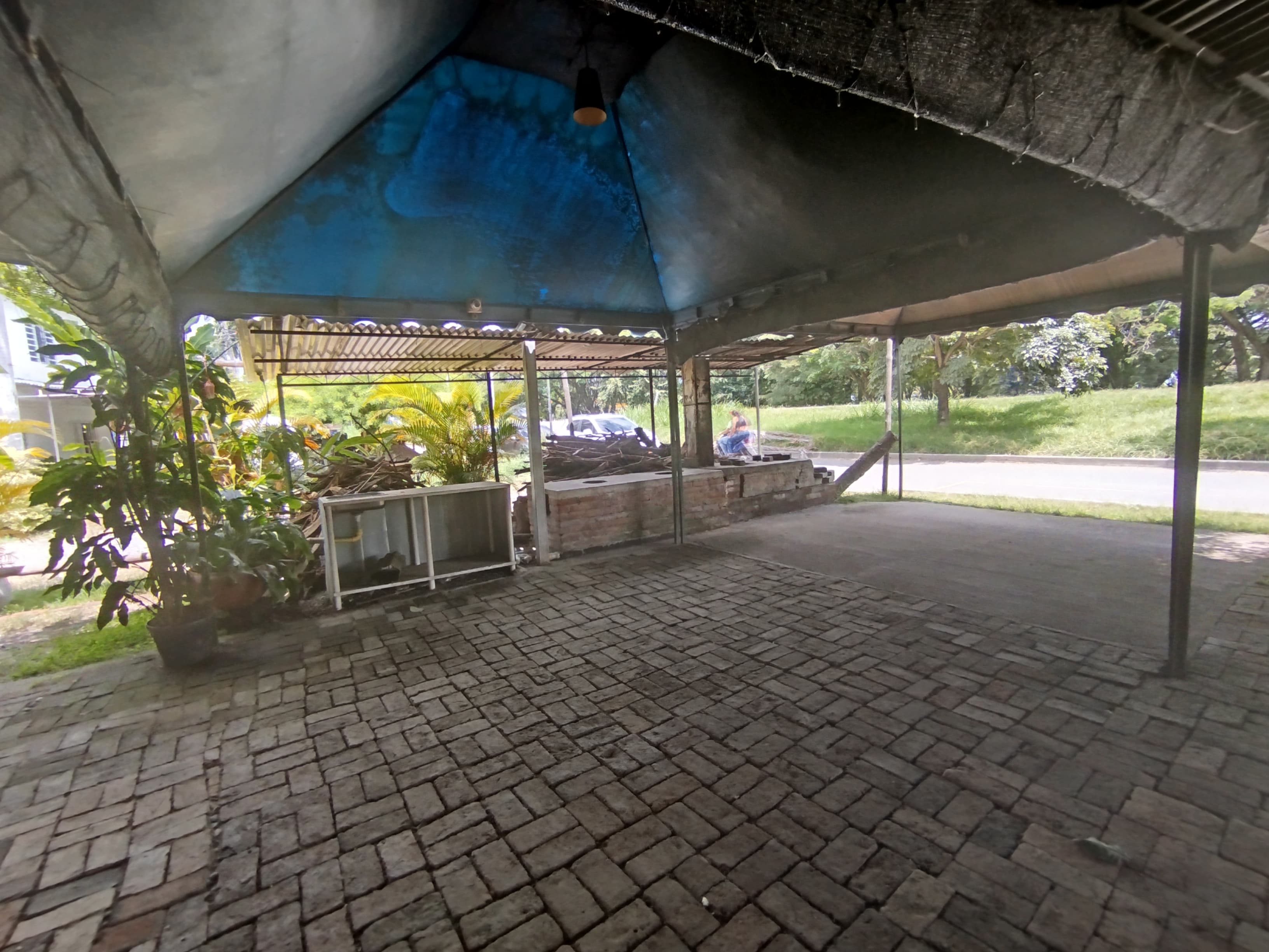 VENTA CASA COMERCIAL FRENTE A LA CARRETERA CENTRAL EL CERRITO CH