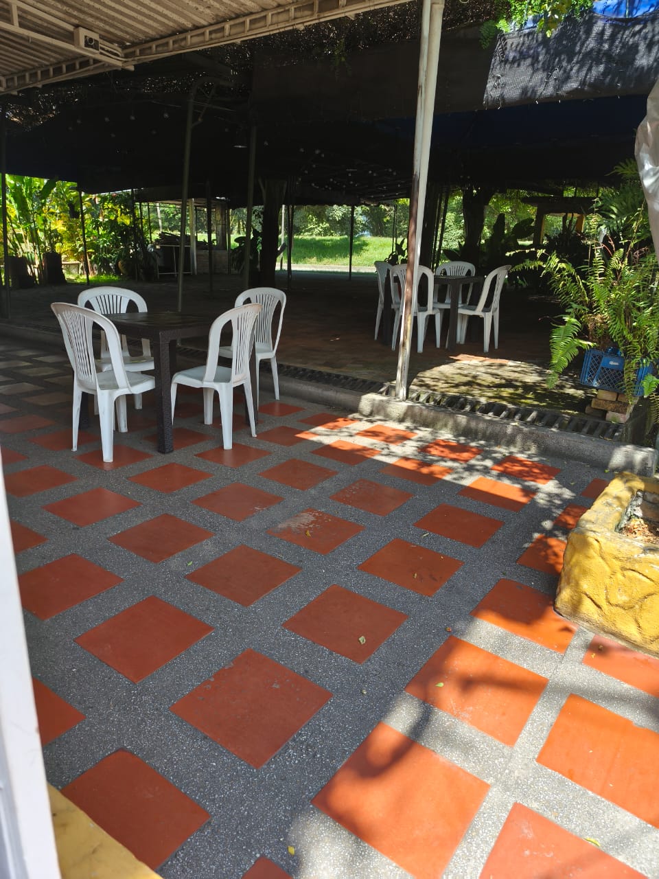 VENTA CASA COMERCIAL FRENTE A LA CARRETERA CENTRAL EL CERRITO CH