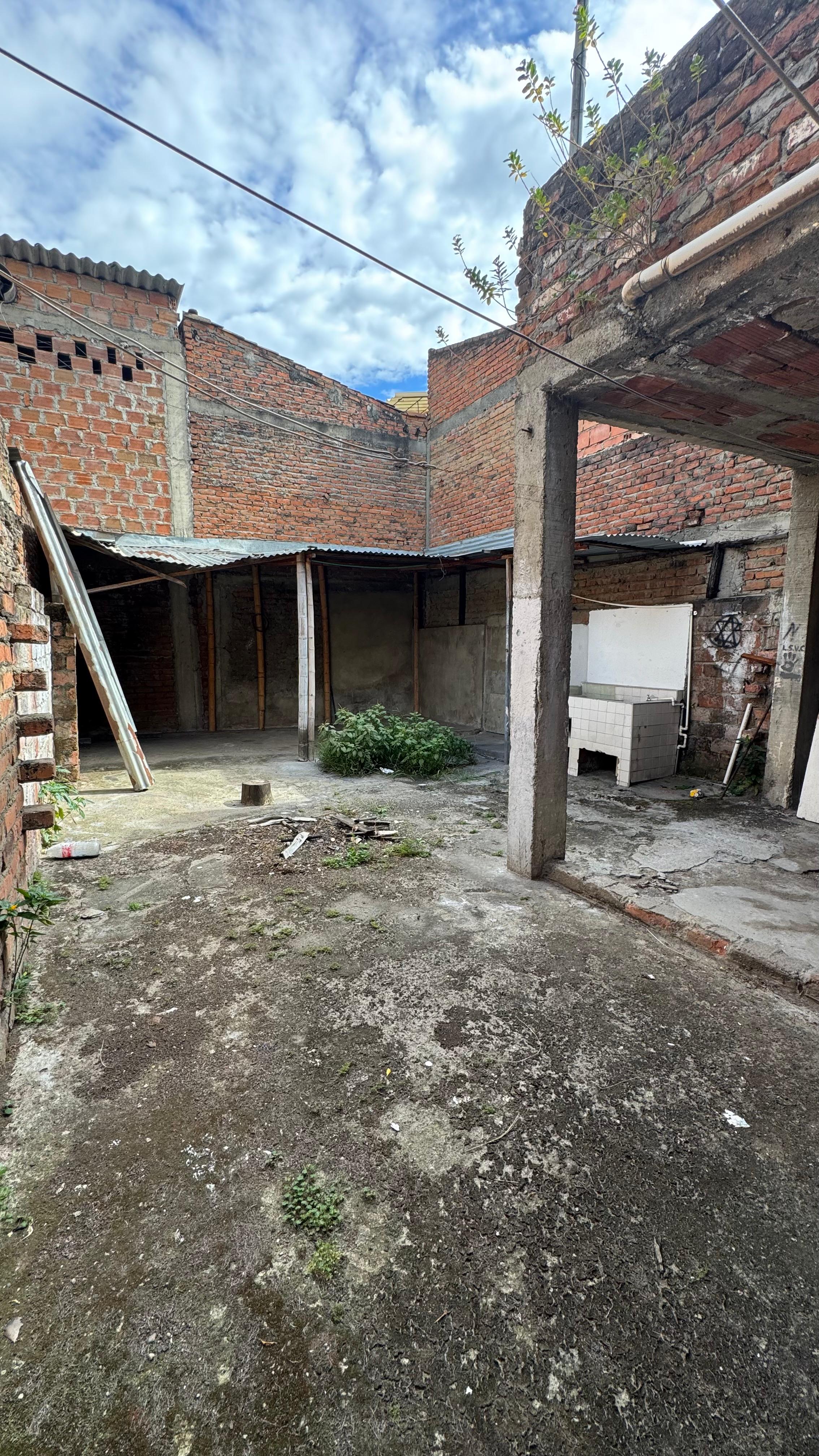 VENTA CASA BARRIO SANTA ELENA