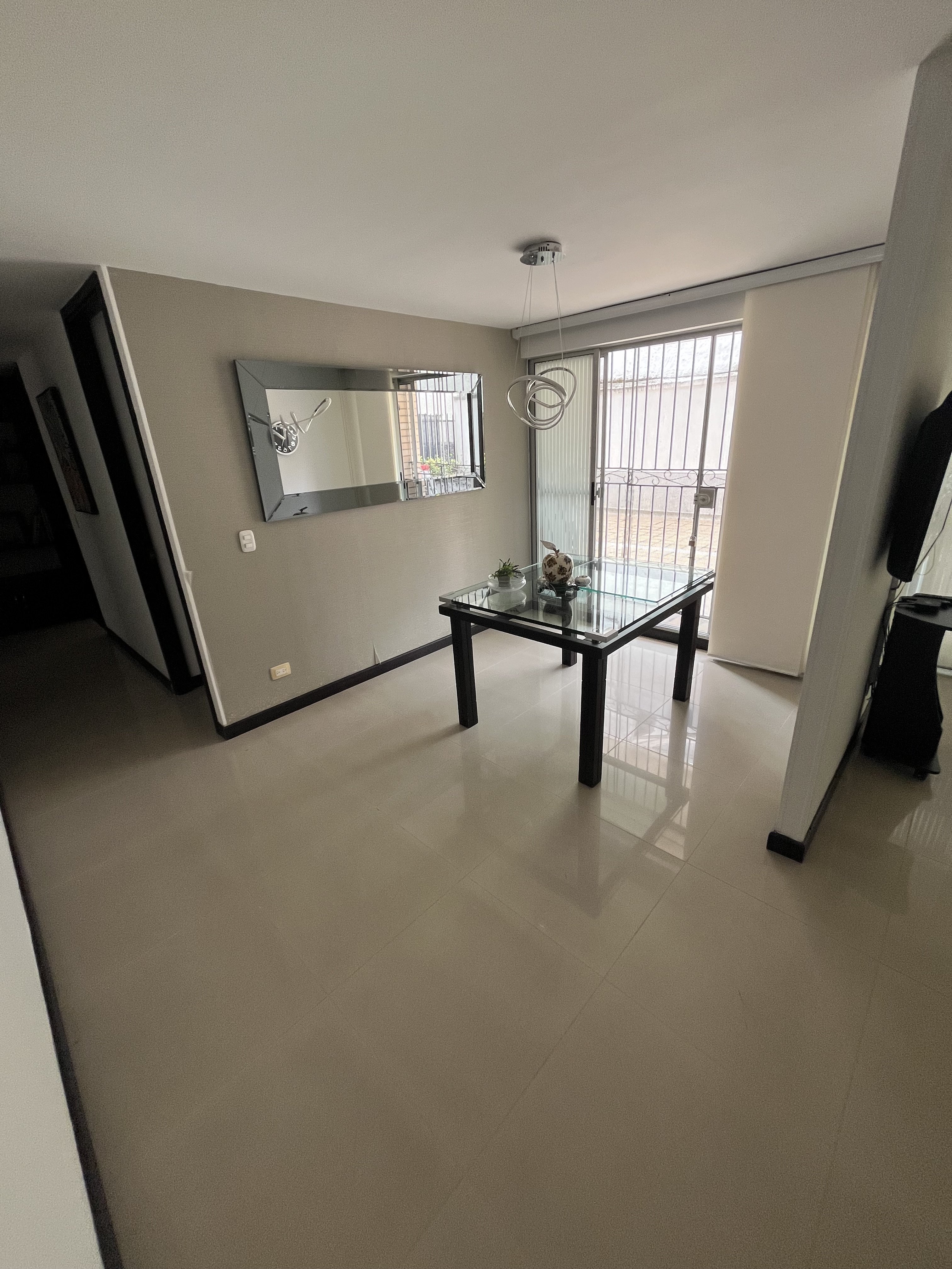VENDO APARTAMENTO PRIMER PISO CON TERRAZA EN INGENIO