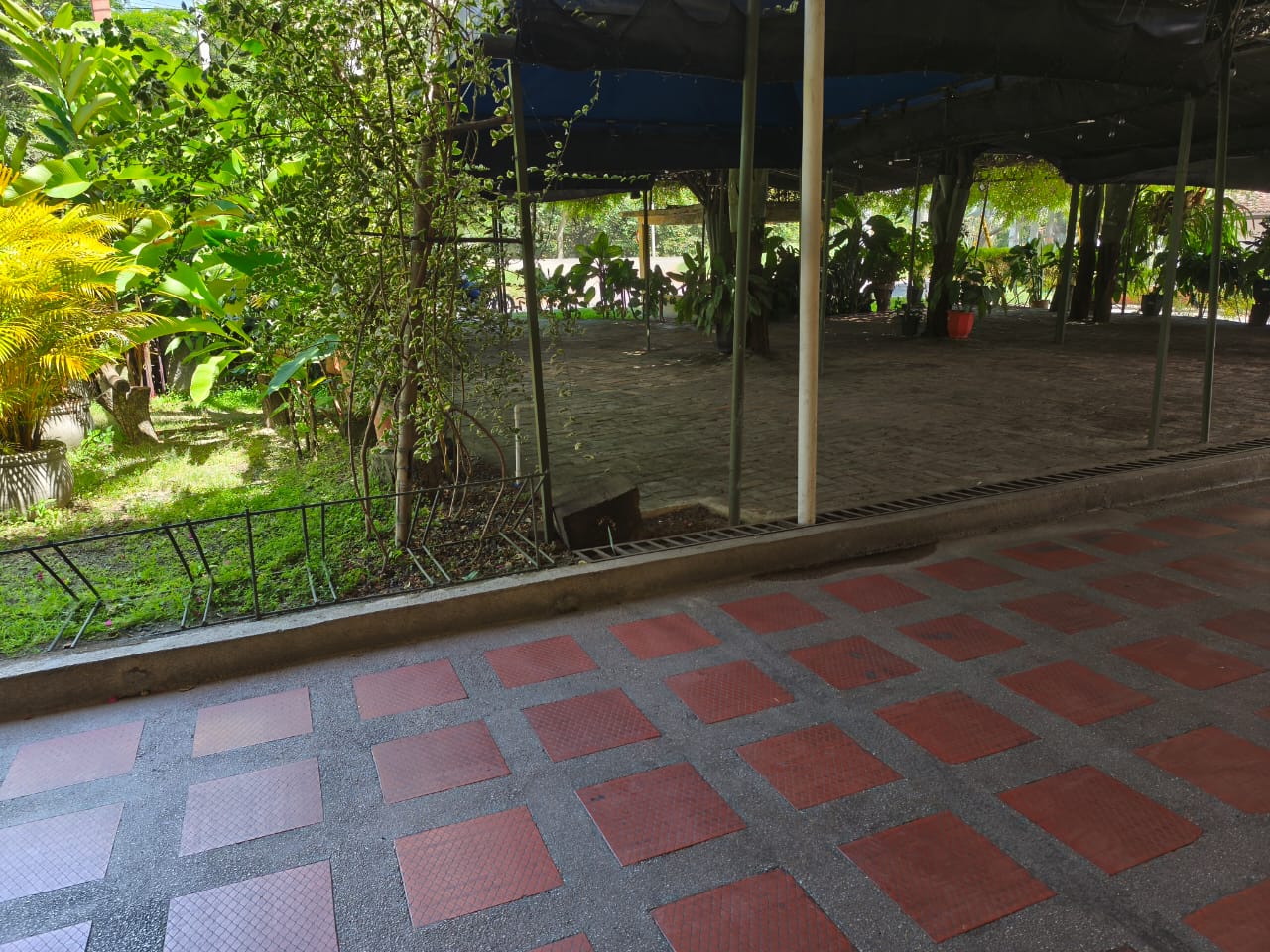 VENTA CASA COMERCIAL FRENTE A LA CARRETERA CENTRAL EL CERRITO CH