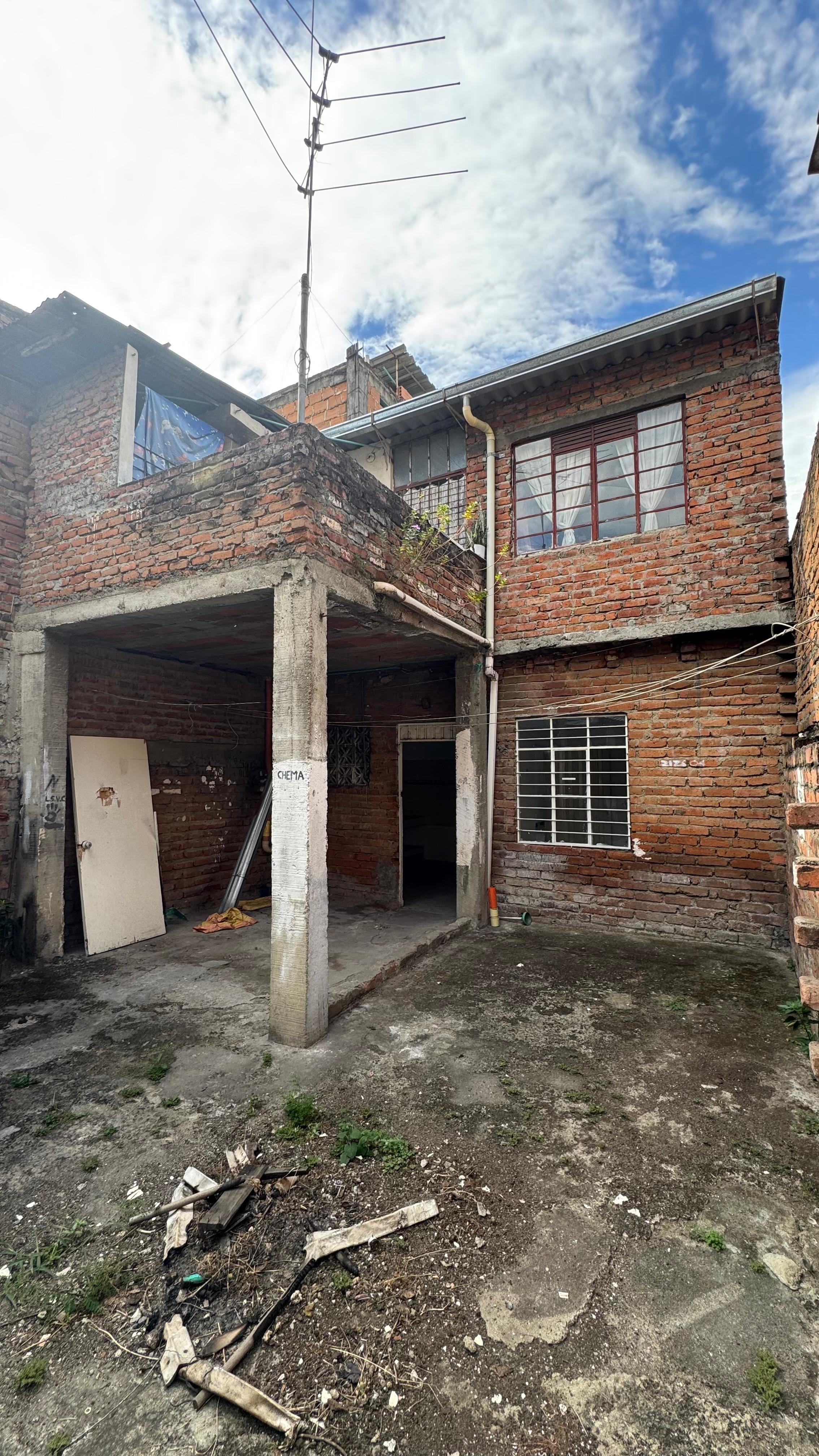 VENTA CASA BARRIO SANTA ELENA