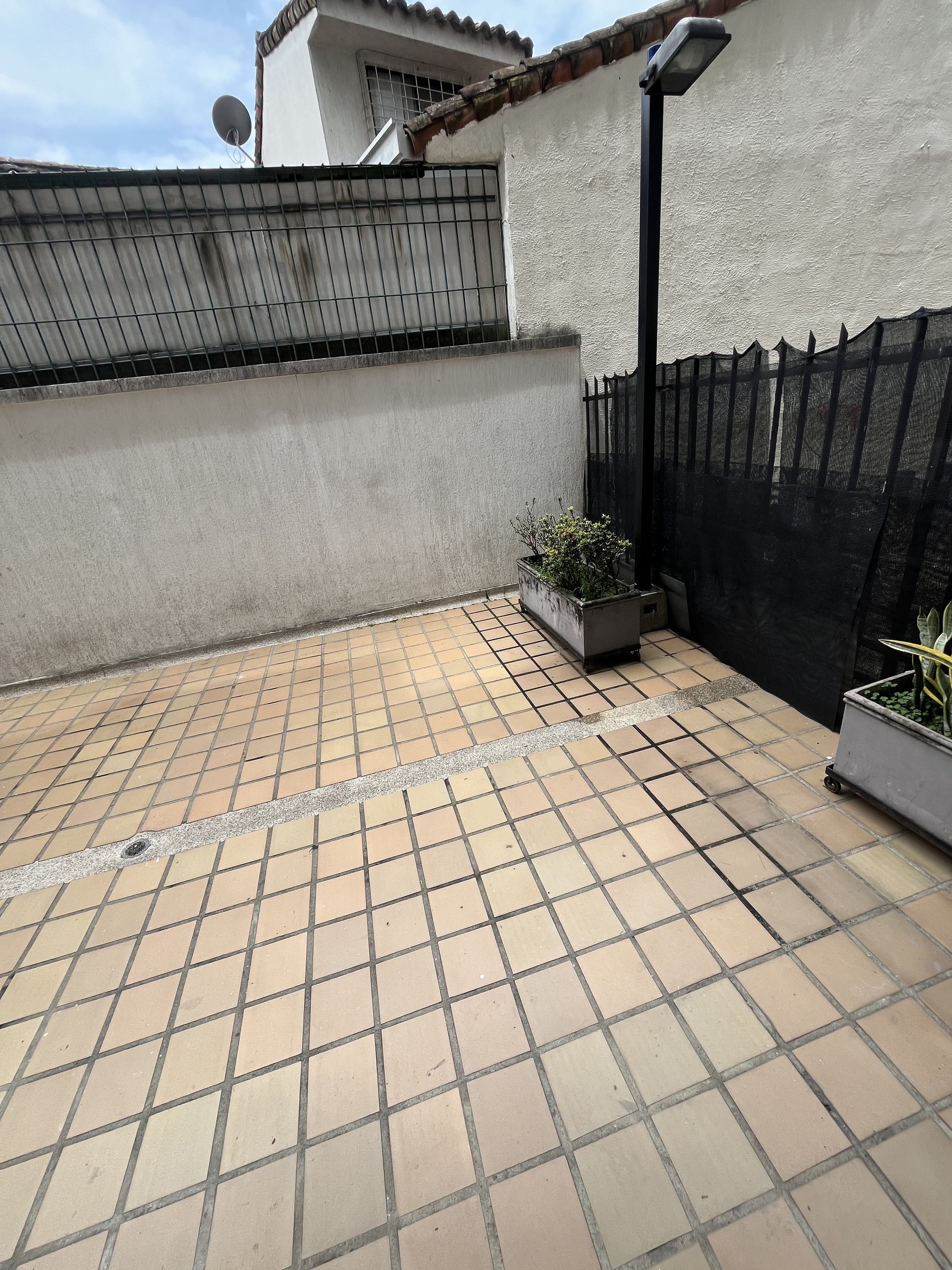 VENDO APARTAMENTO PRIMER PISO CON TERRAZA EN INGENIO