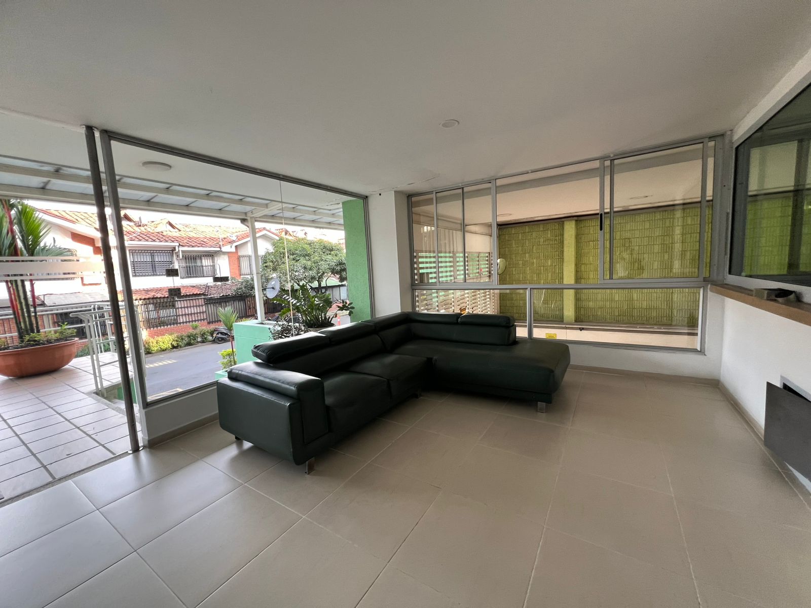 VENTA DE APARTAMENTO KERETARO DEL VIENTO, LA FLORA - CALI.