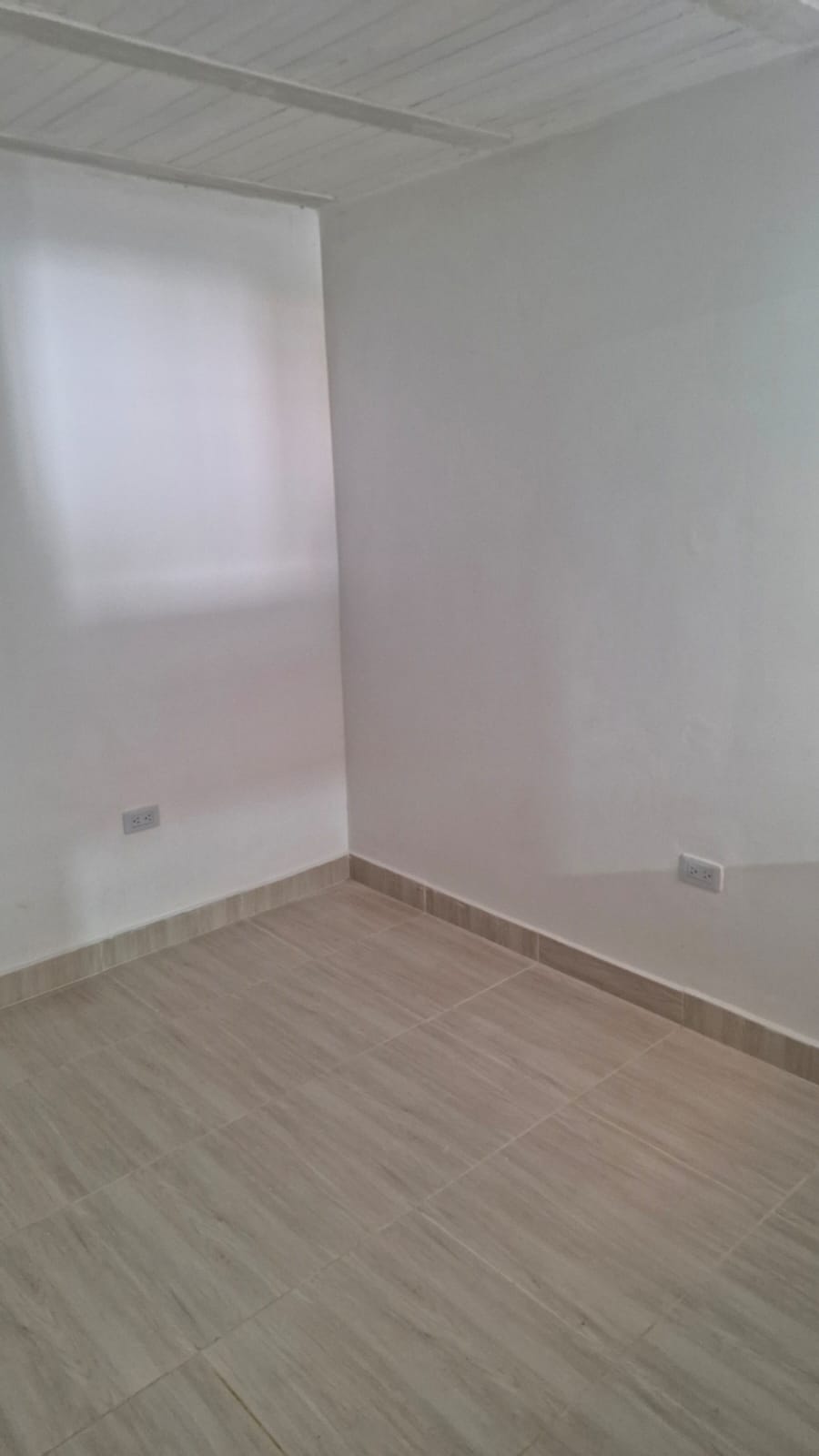 VENTA CASA 2 PISOS B. MANZANARES CIUDAD DEL VALLE - CANDELARIA CH