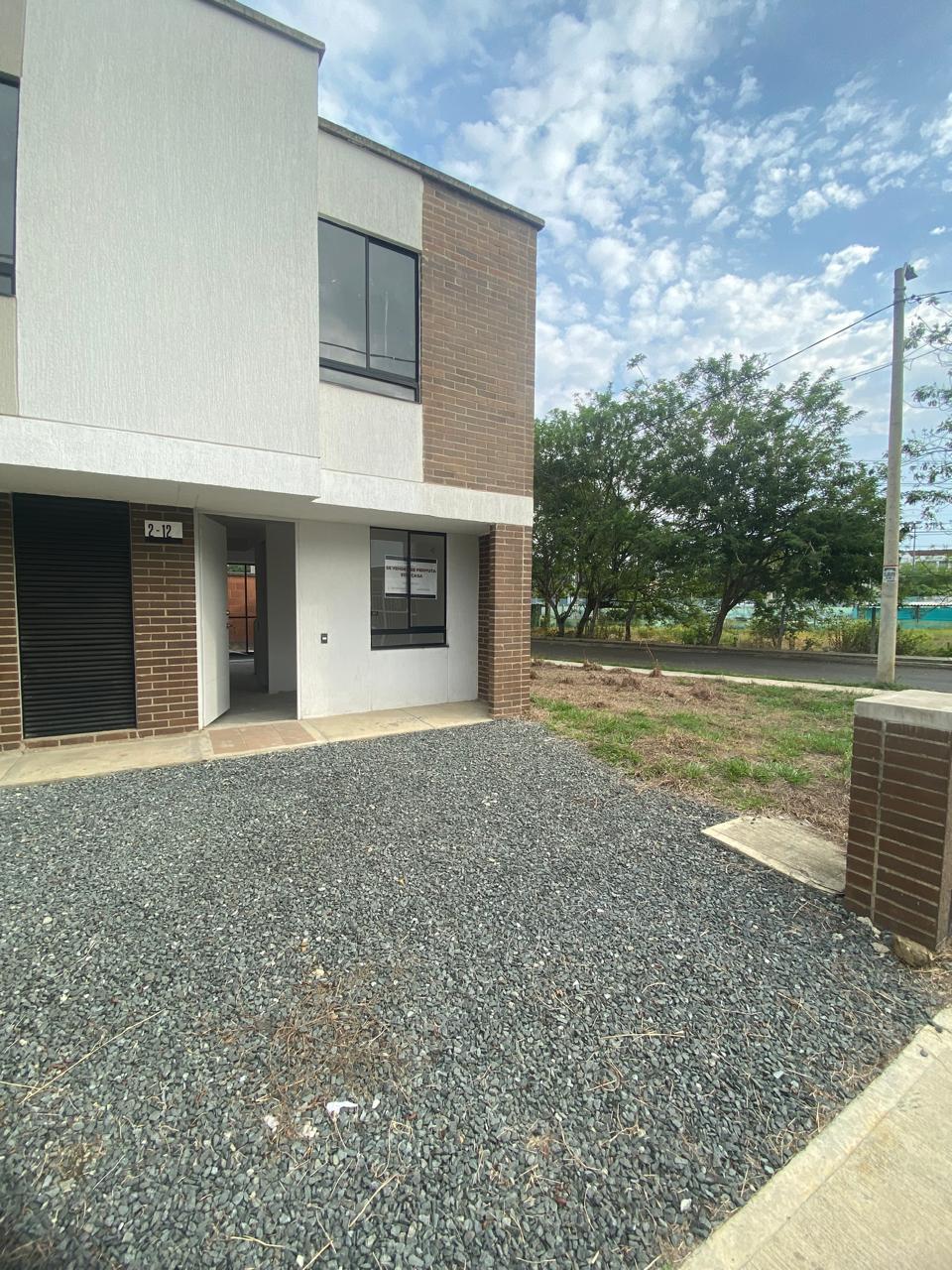 CASA EN VENTA EN JAMUNDI EXTERNA ESQUINERA RQ