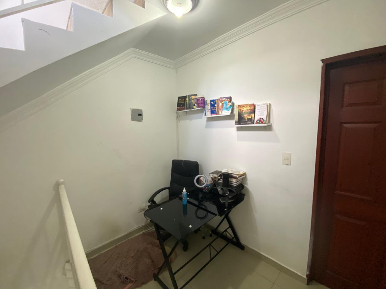 VENTA DE CASA UNIFAMILIAR EN CIUDAD 2000