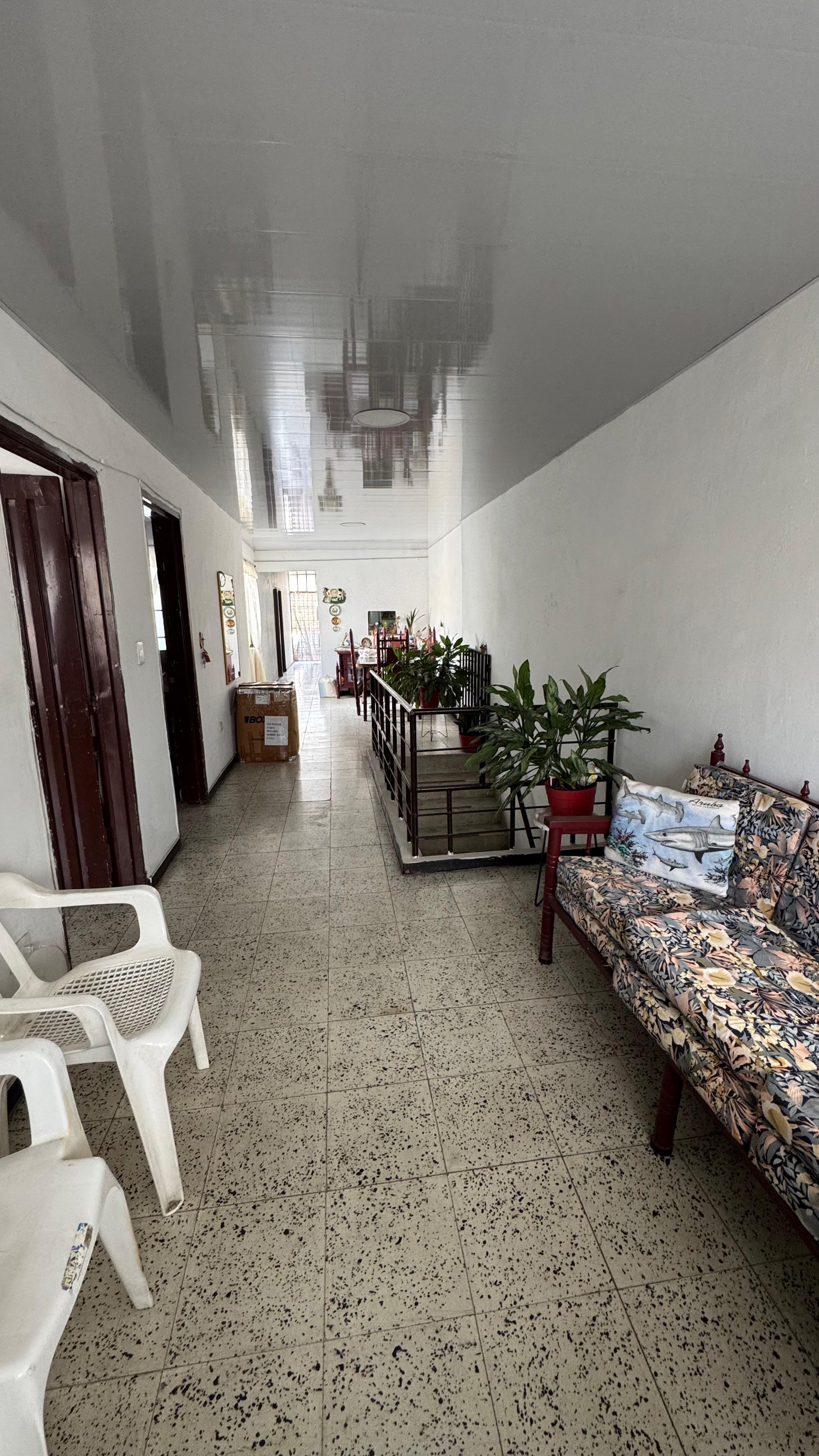 VENTA CASA BARRIO SANTA ELENA
