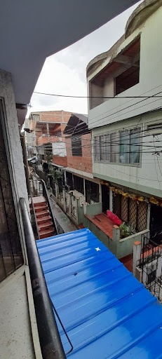 SE VENDE CASA C CORDOBA 3 PISOS INDEPENDIENTES, BENF RENTA RQ