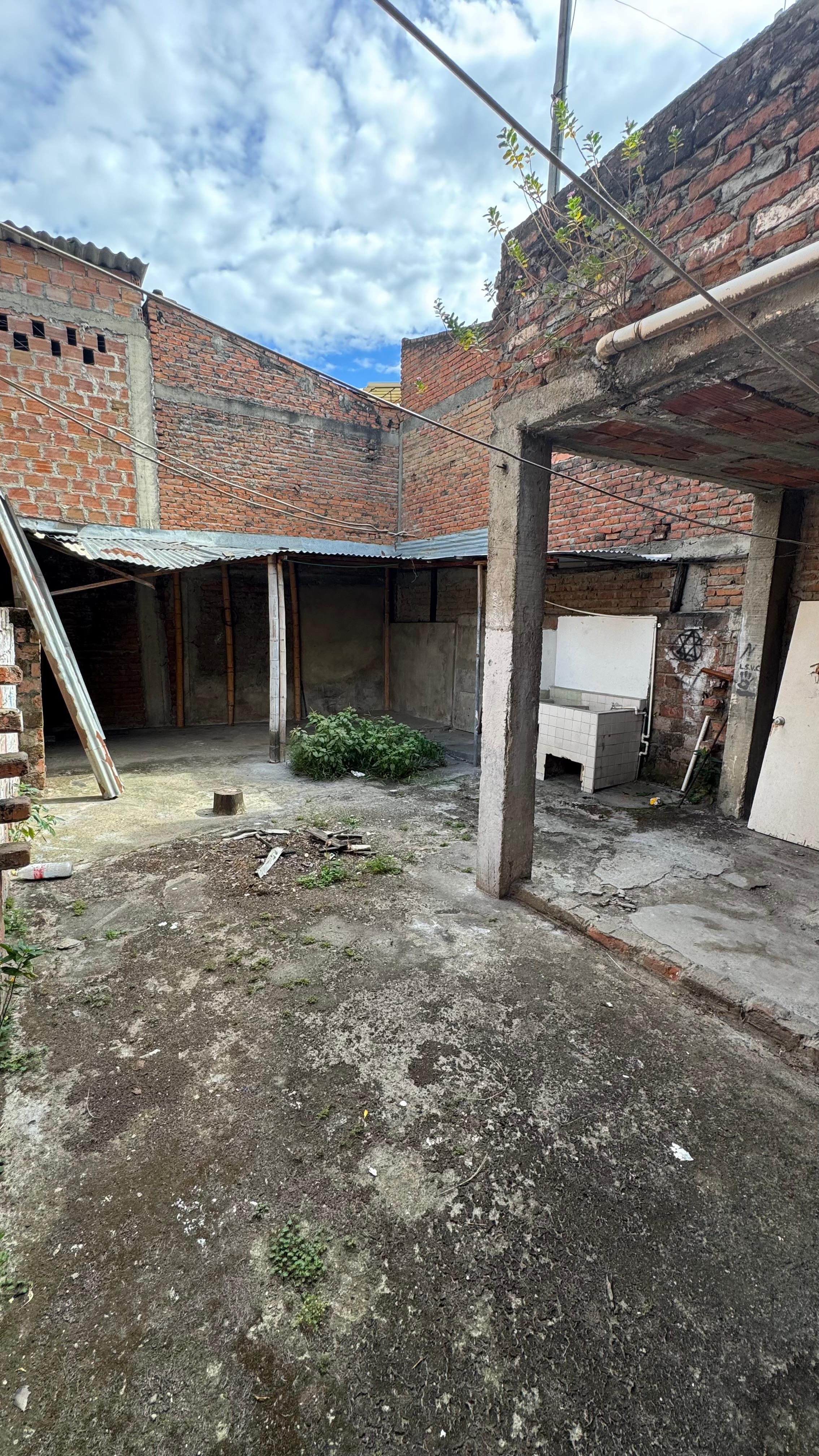 VENTA CASA BARRIO SANTA ELENA