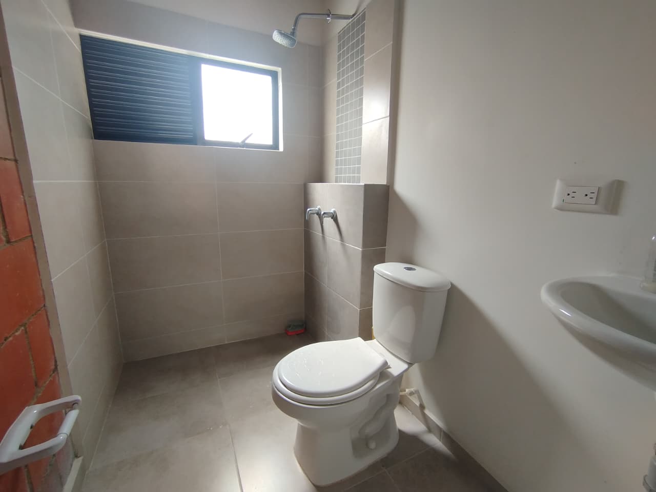 VENTA CASA OBRA GRIS CONJUNTO RES. ENTREVIENTOS JAMUNDI CH
