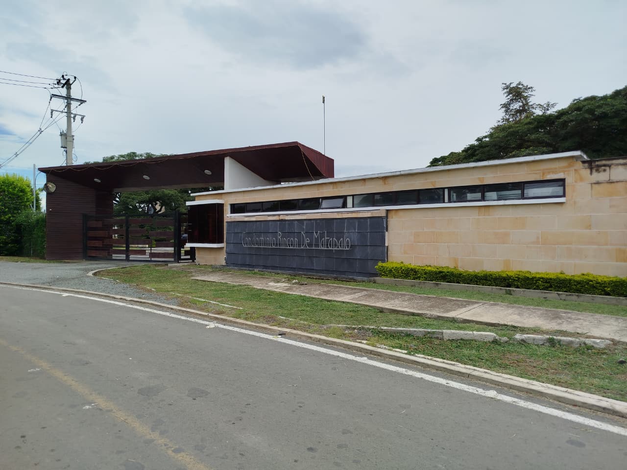 VENTA LOTE ESQUINERO CONDOMINIO RINCON DE MATAPALO ROZO CH