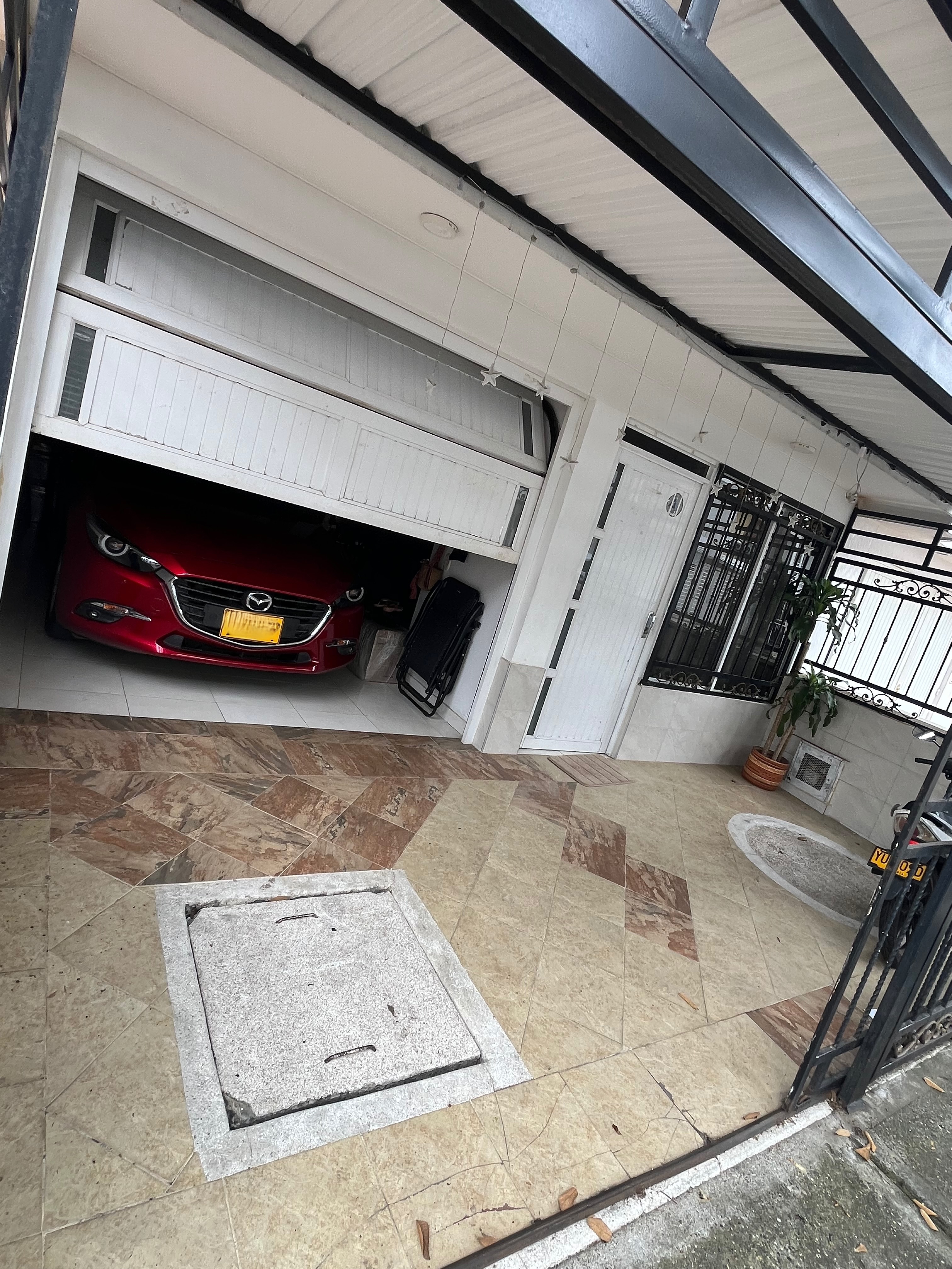 SE VENDE CASA CON 4 HABITACIONES EN EL CANEY
