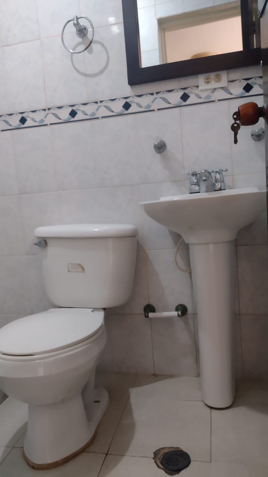 SE VENDE CASA BARRIO SANTA ISABEL