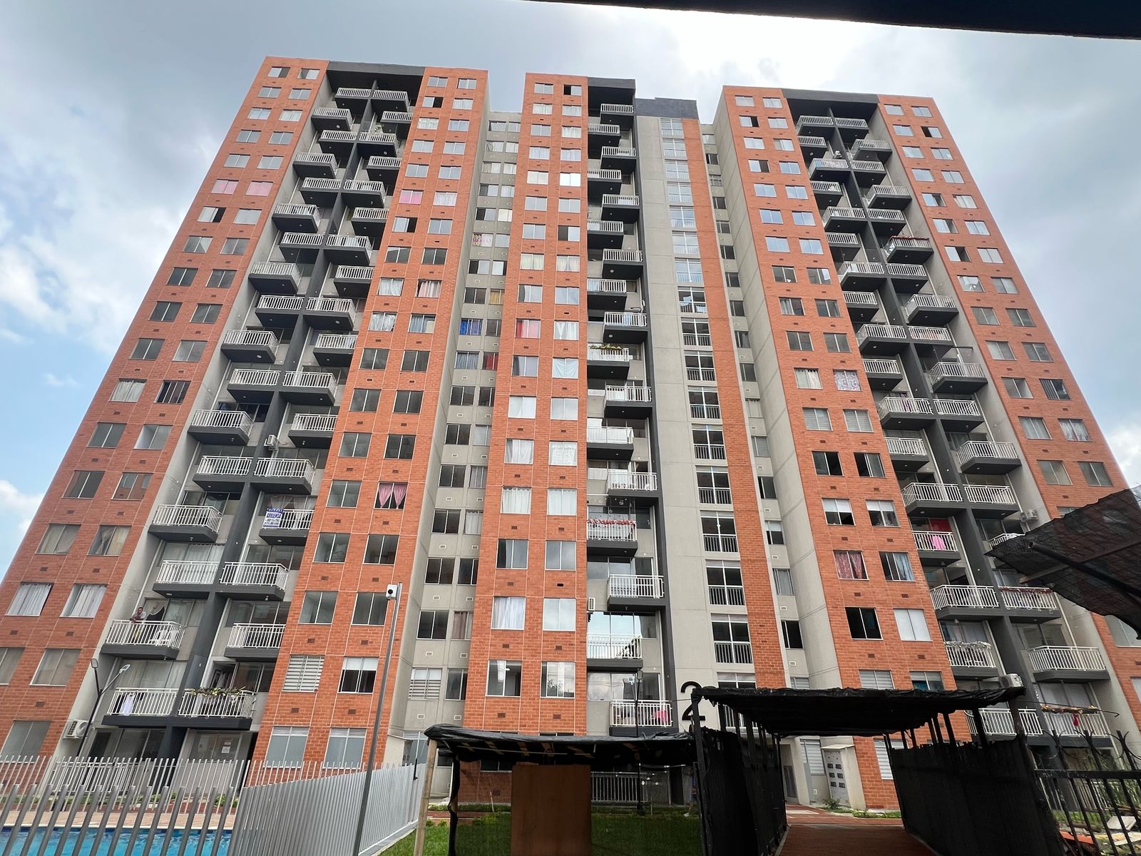 SE VENDE APARTAMENTO OBRA GRIS PISO 17 CON VISTA PANORAMICA DE CALI