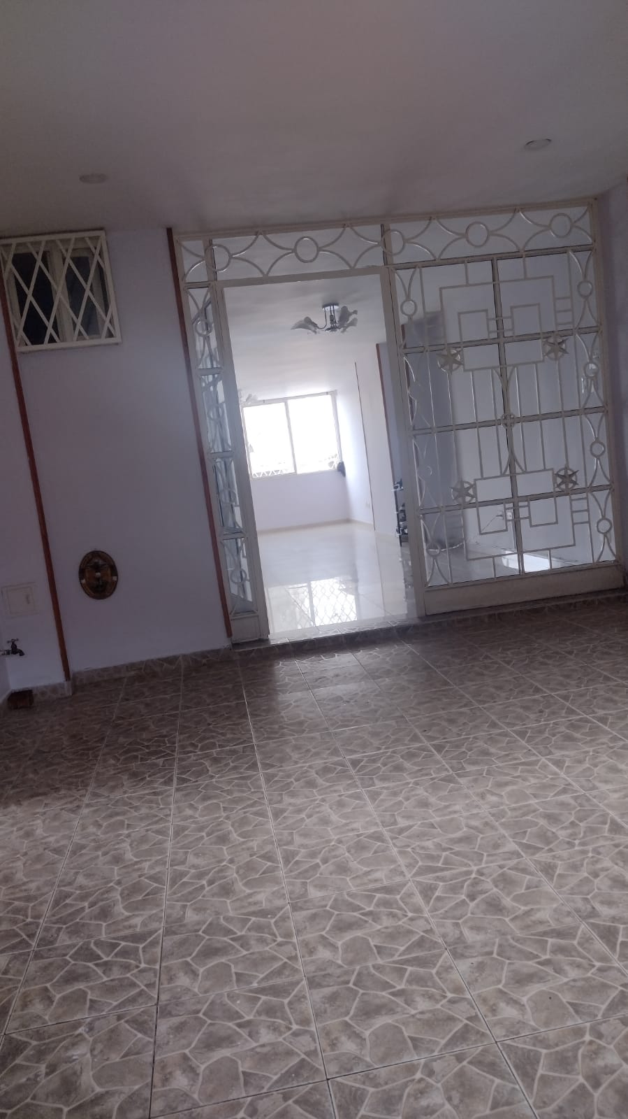 SE VENDE CASA BARRIO SANTA ISABEL