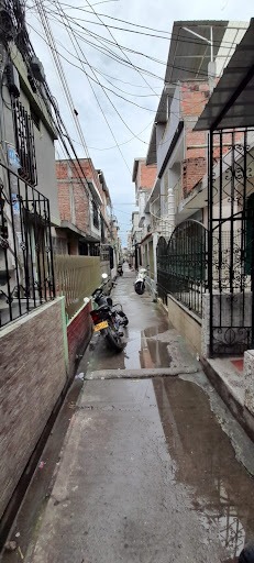 SE VENDE CASA C CORDOBA 3 PISOS INDEPENDIENTES, BENF RENTA RQ