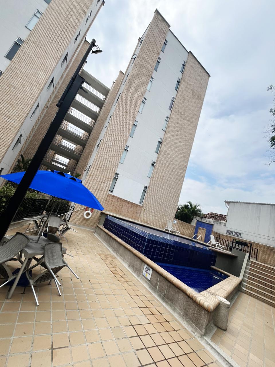VENDO APARTAMENTO PRIMER PISO CON TERRAZA EN INGENIO