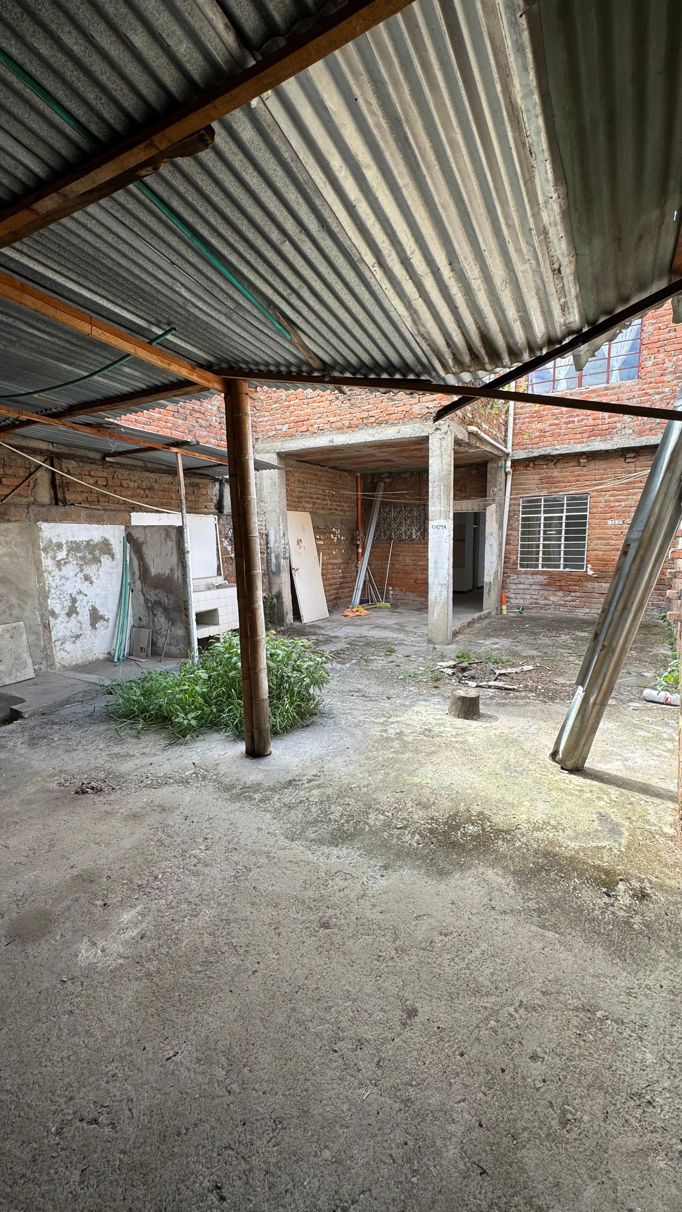 VENTA CASA BARRIO SANTA ELENA