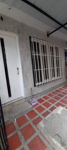 SE VENDE CASA C CORDOBA 3 PISOS INDEPENDIENTES, BENF RENTA RQ