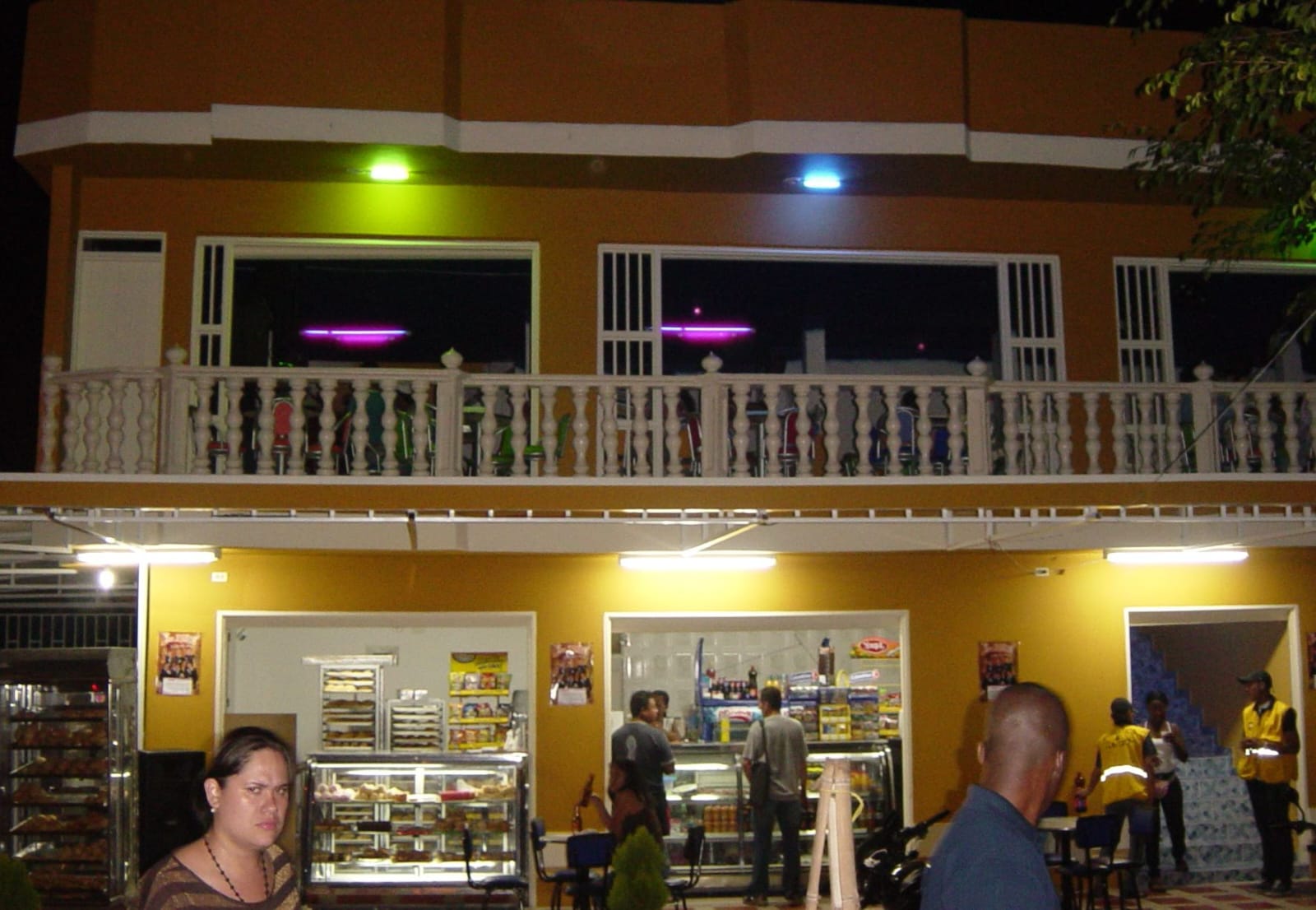 VENTA CASA COMERCIAL FRENTE A LA CARRETERA CENTRAL EL CERRITO CH