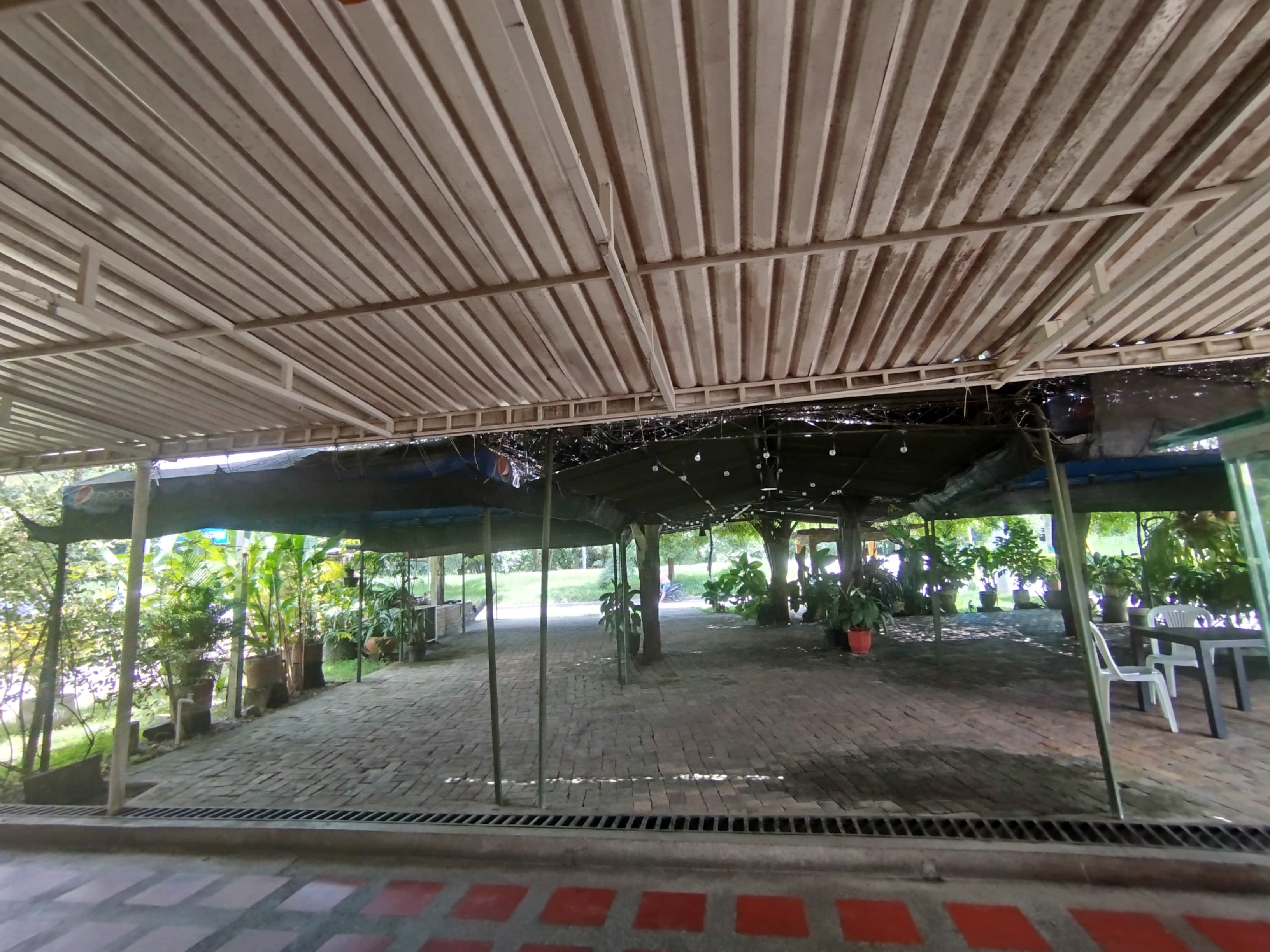 VENTA CASA COMERCIAL FRENTE A LA CARRETERA CENTRAL EL CERRITO CH