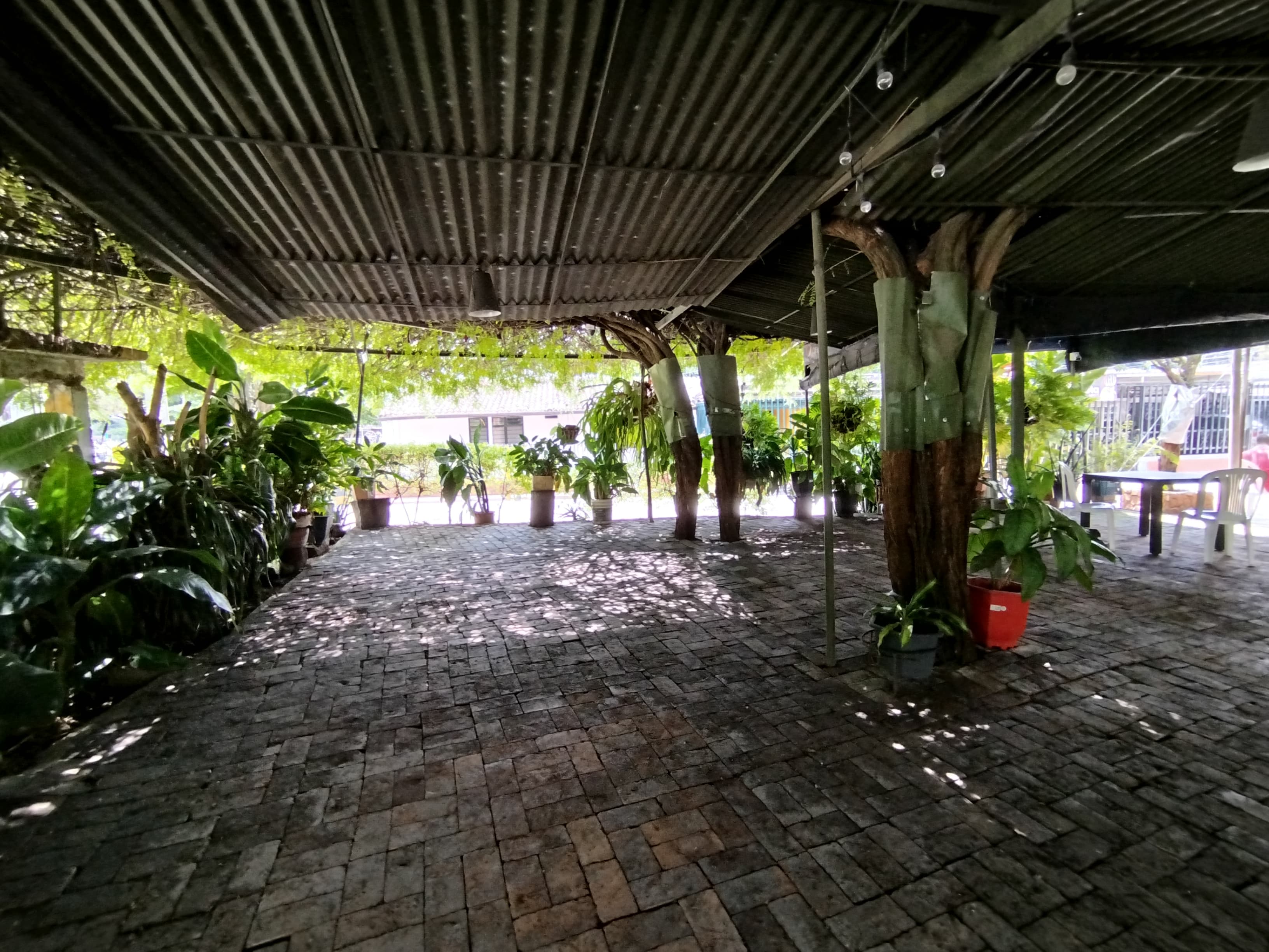 VENTA CASA COMERCIAL FRENTE A LA CARRETERA CENTRAL EL CERRITO CH