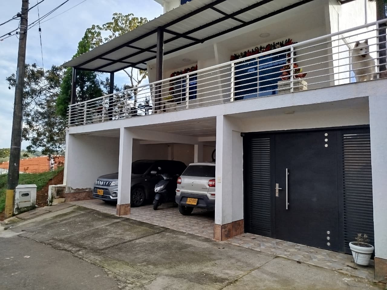 VENTA CASA CAMPESTRE 3 PISOS  SUN VILLAGE JAMUNDI CH