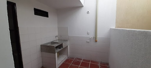 SE VENDE CASA C CORDOBA 3 PISOS INDEPENDIENTES, BENF RENTA RQ