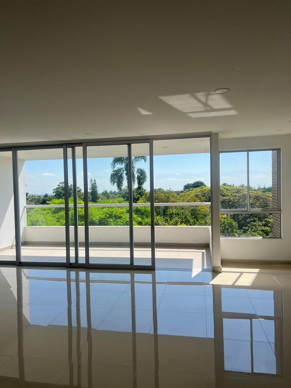 SE VENDE APARTAMENTO PISO 4 DE 158 M2 EN PANCE CERCA A LA CAÑASGORDAS