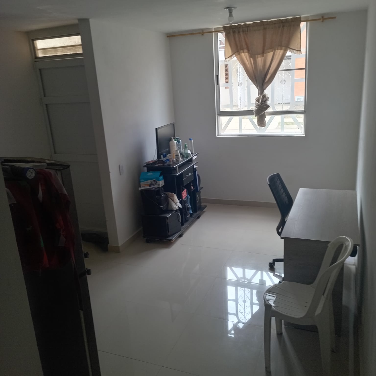 VENTA CASA 3 PISOS B. EDEN DEL PARQUE JAMUNDI CH