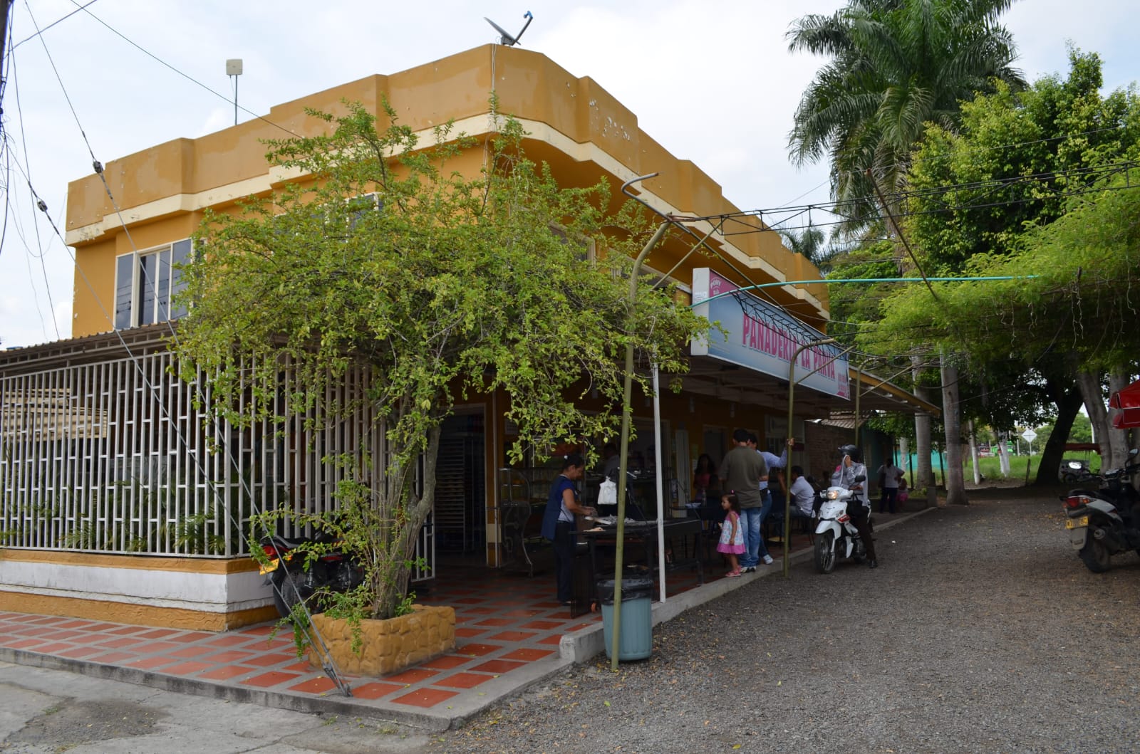 VENTA CASA COMERCIAL FRENTE A LA CARRETERA CENTRAL EL CERRITO CH