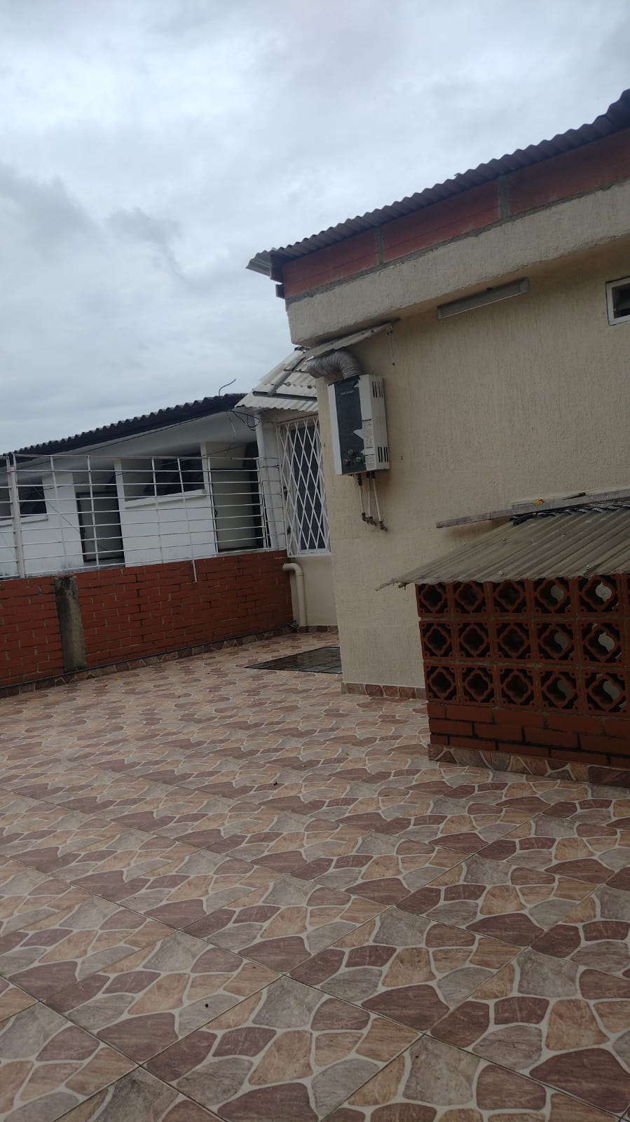 SE VENDE CASA BARRIO SANTA ISABEL