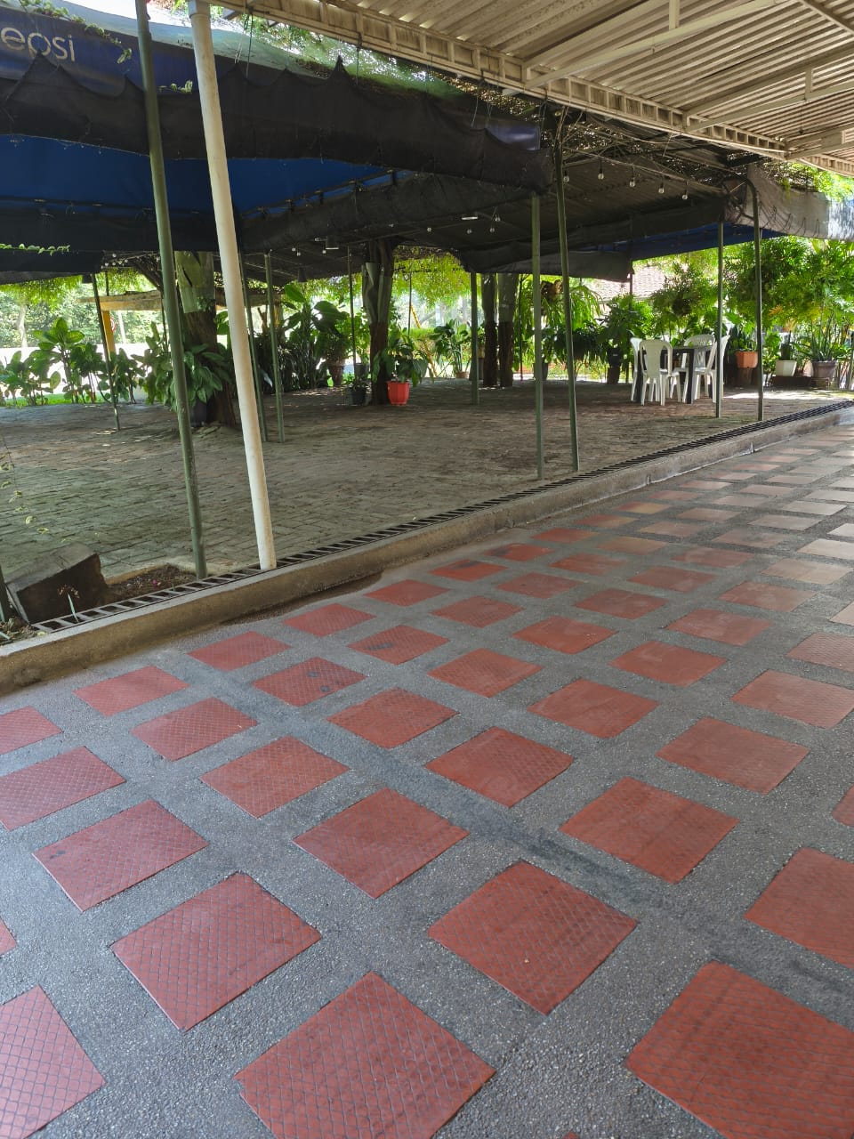 VENTA CASA COMERCIAL FRENTE A LA CARRETERA CENTRAL EL CERRITO CH