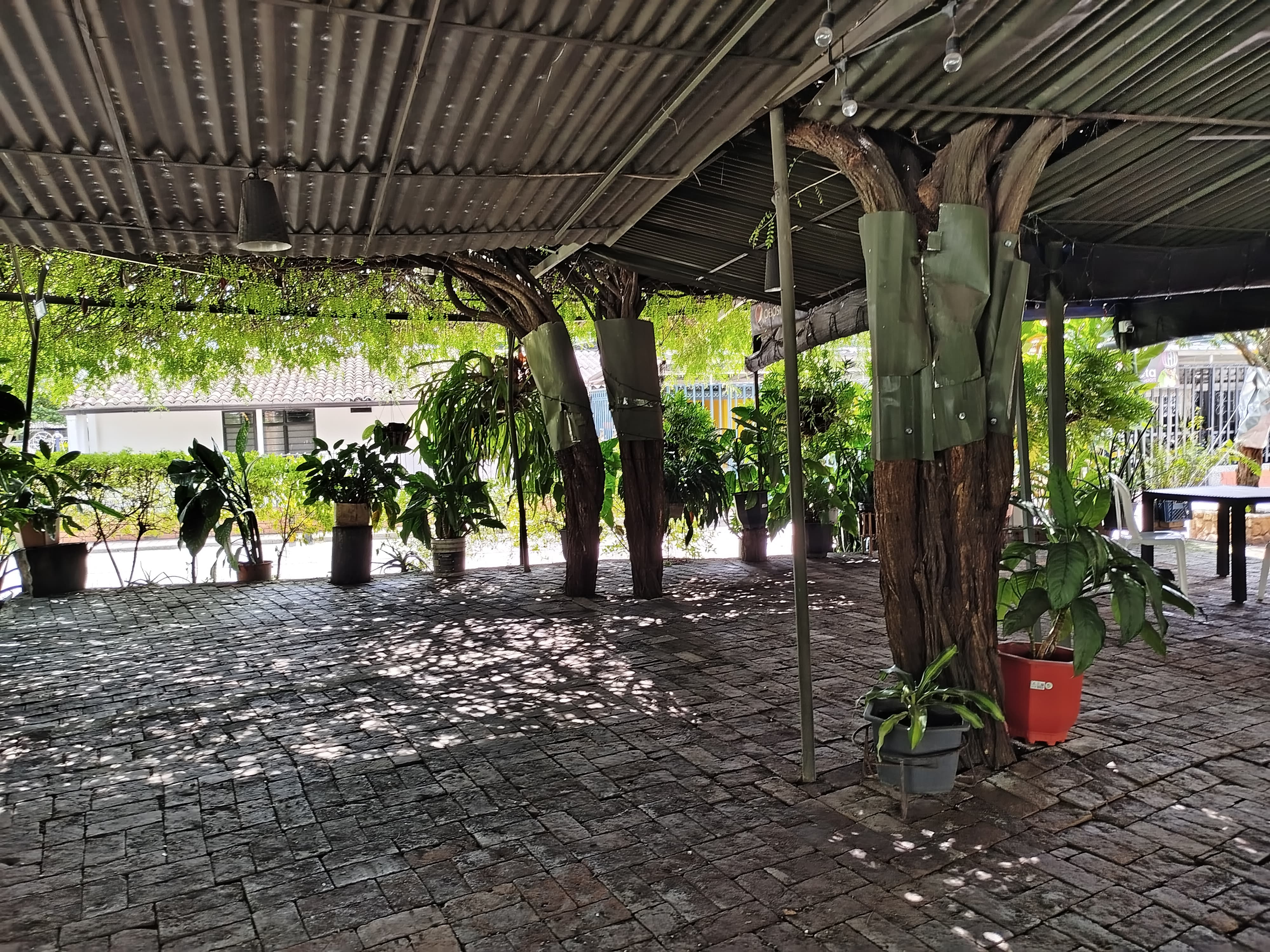 VENTA CASA COMERCIAL FRENTE A LA CARRETERA CENTRAL EL CERRITO CH