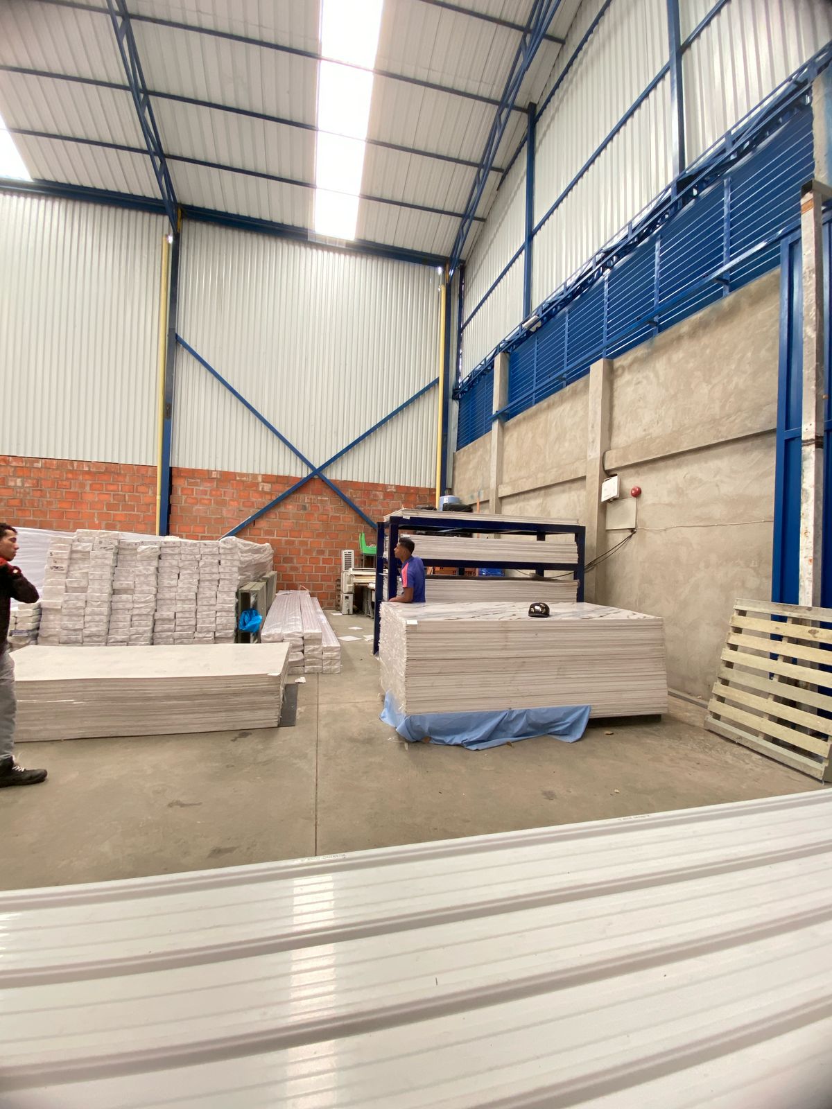 SE VENDE BODEGA DE 861MTS EN EL TRONCAL