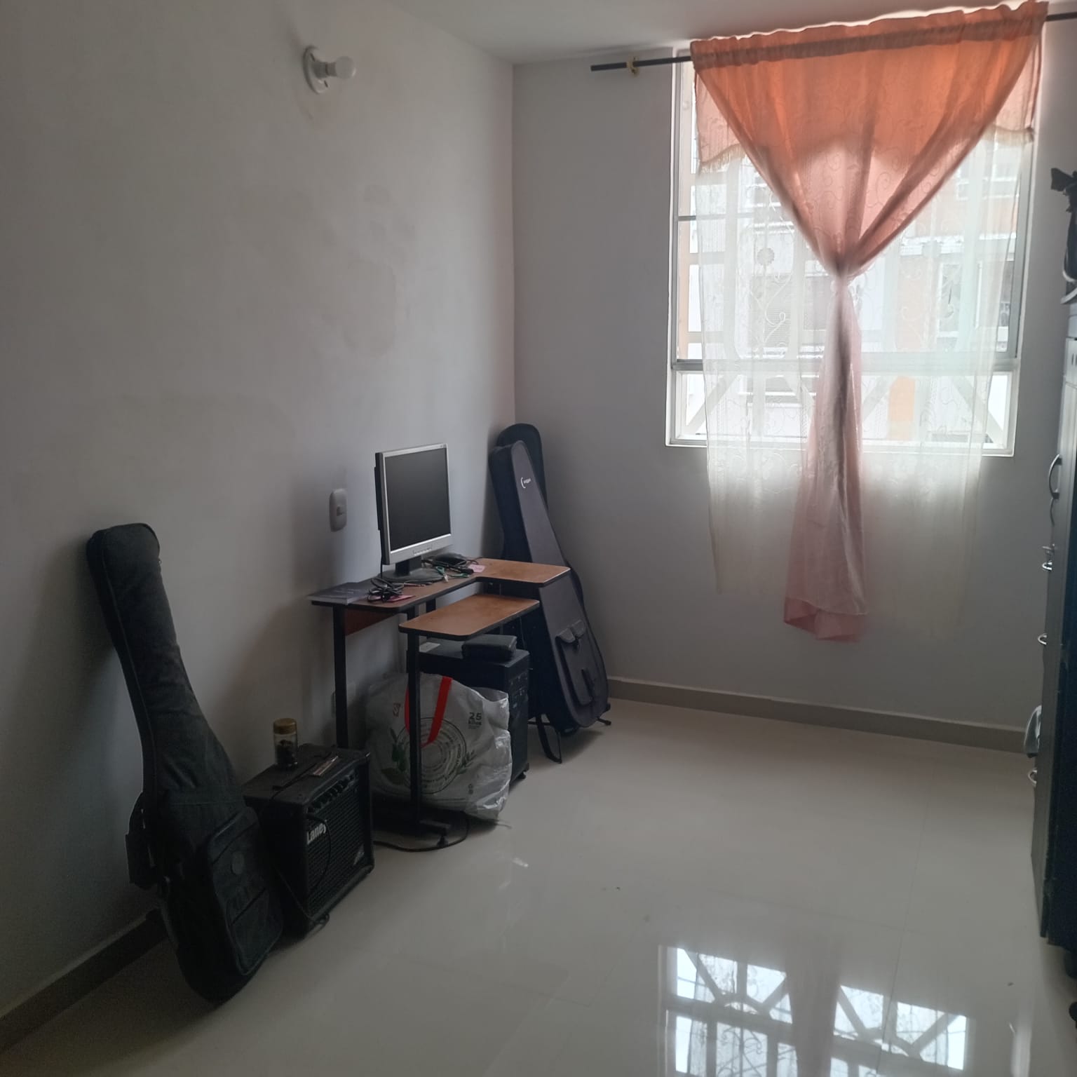 VENTA CASA 3 PISOS B. EDEN DEL PARQUE JAMUNDI CH