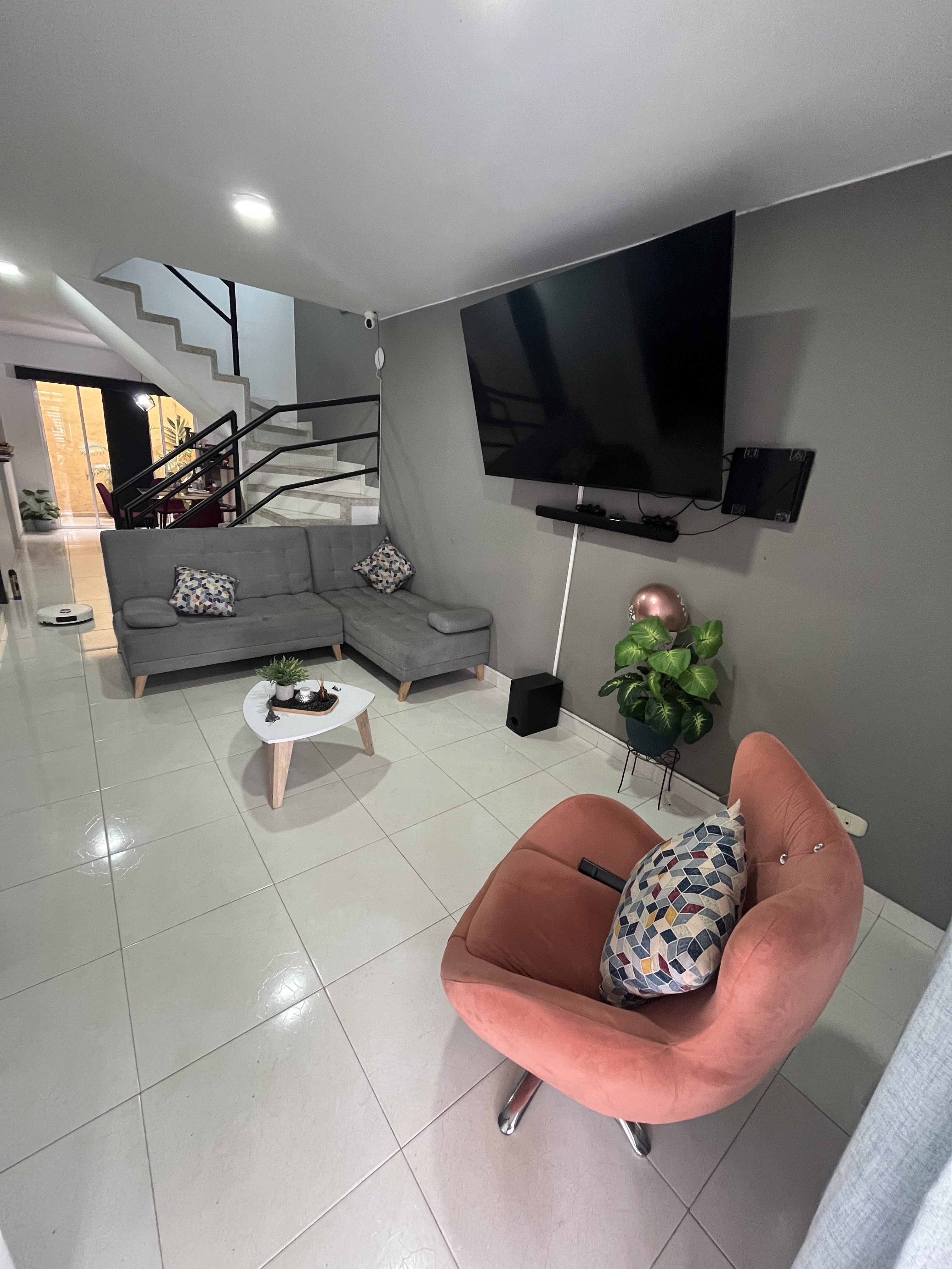 SE VENDE CASA CON 4 HABITACIONES EN EL CANEY