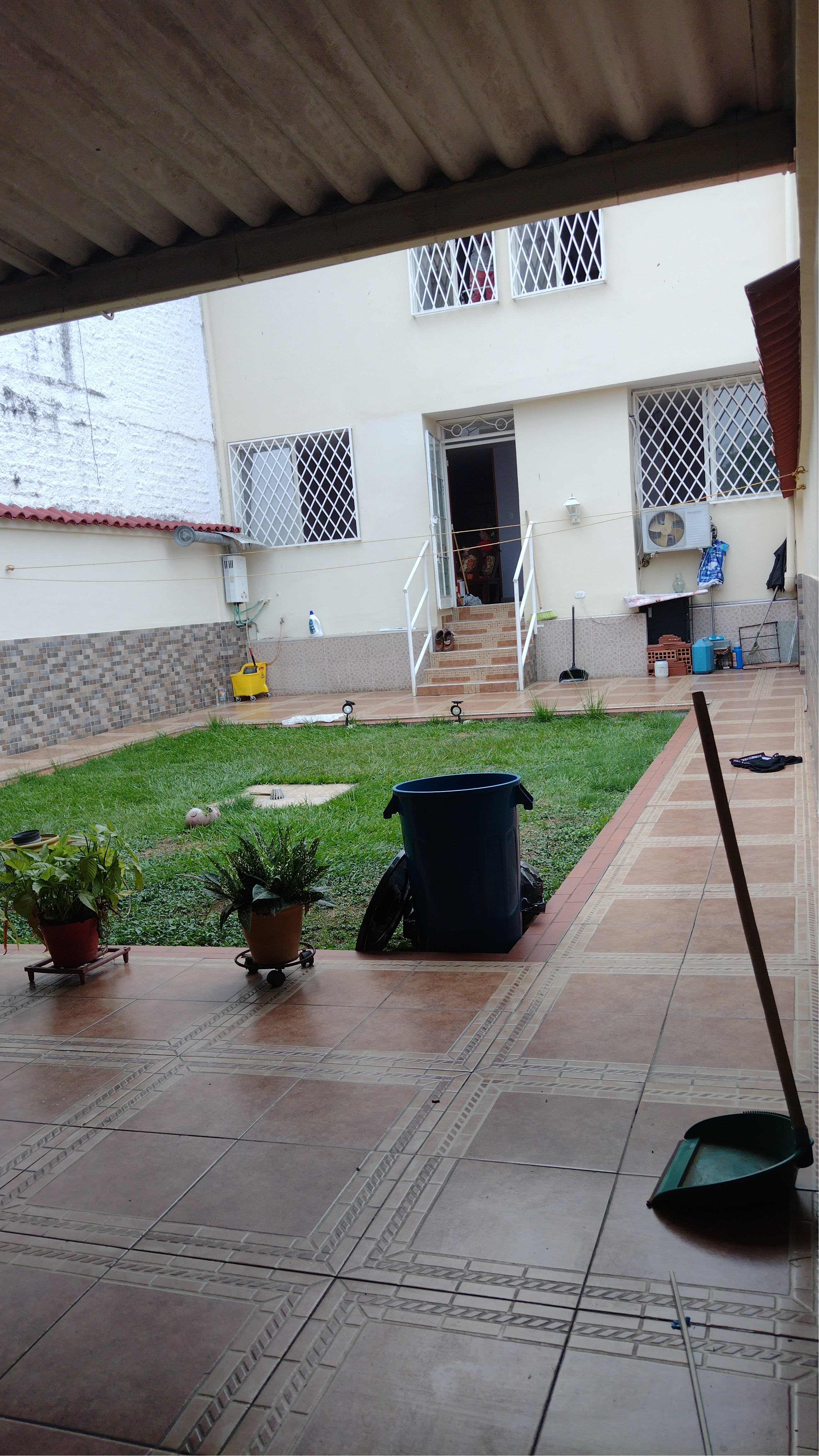 SE VENDE CASA BARRIO SANTA ISABEL