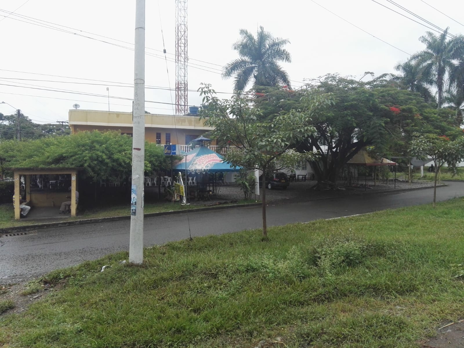 VENTA CASA COMERCIAL FRENTE A LA CARRETERA CENTRAL EL CERRITO CH